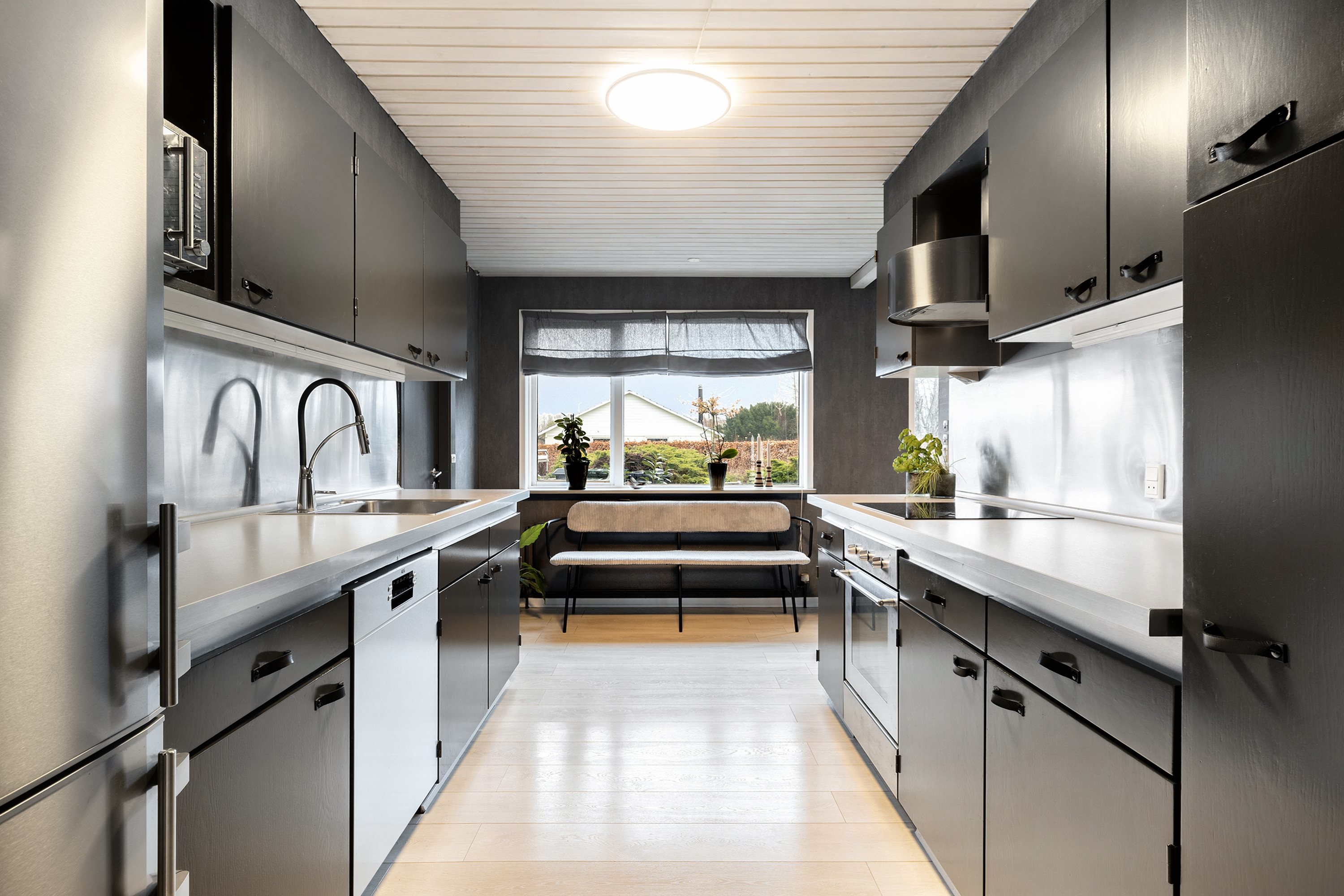 Fremhævet køkken billede i fuldskærmstilstand. Billede af Skovvangen 9, 5683 Haarby