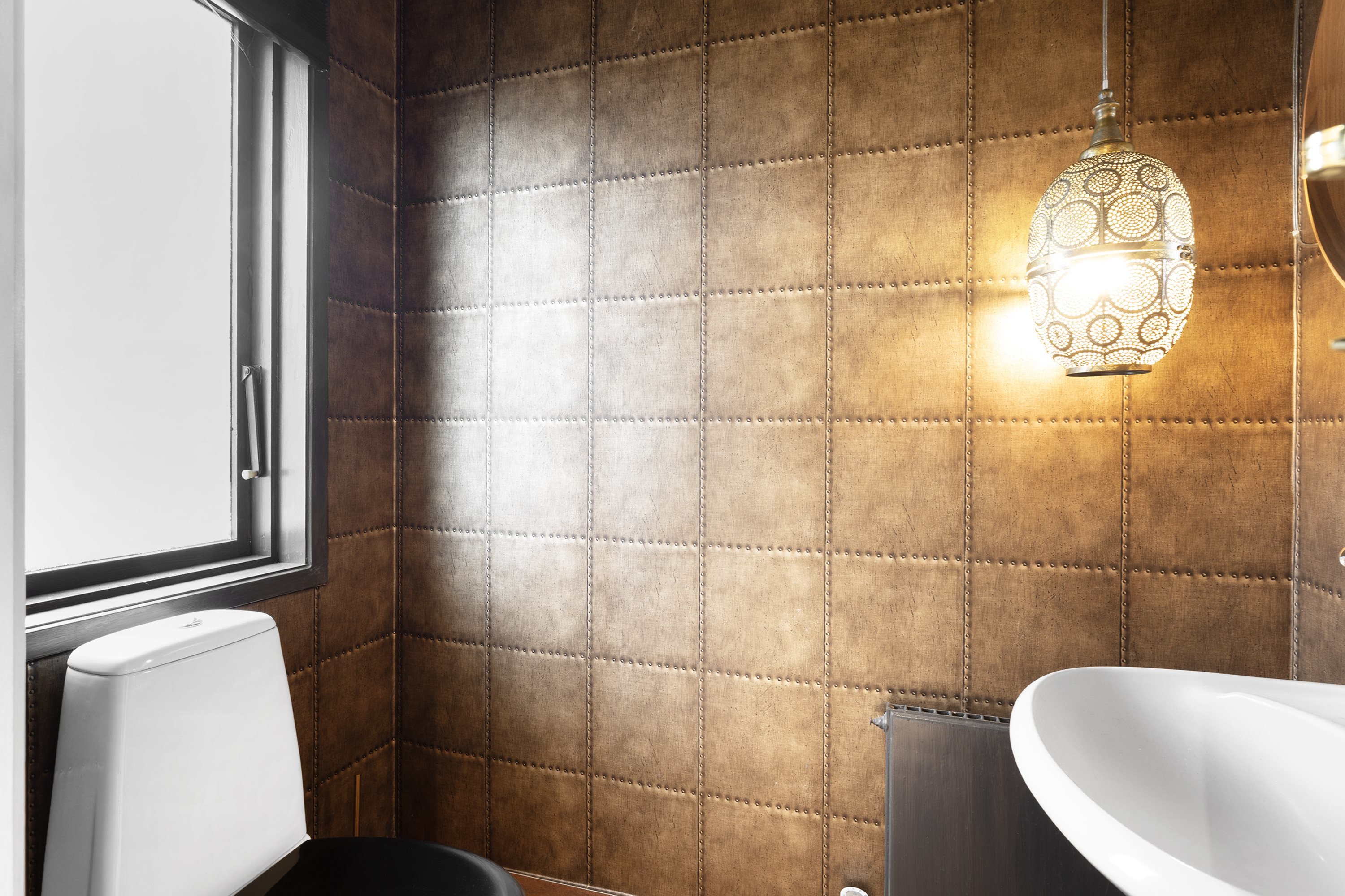 Fremhævet toilet billede i fuldskærmstilstand. Billede af Skovvangen 9, 5683 Haarby