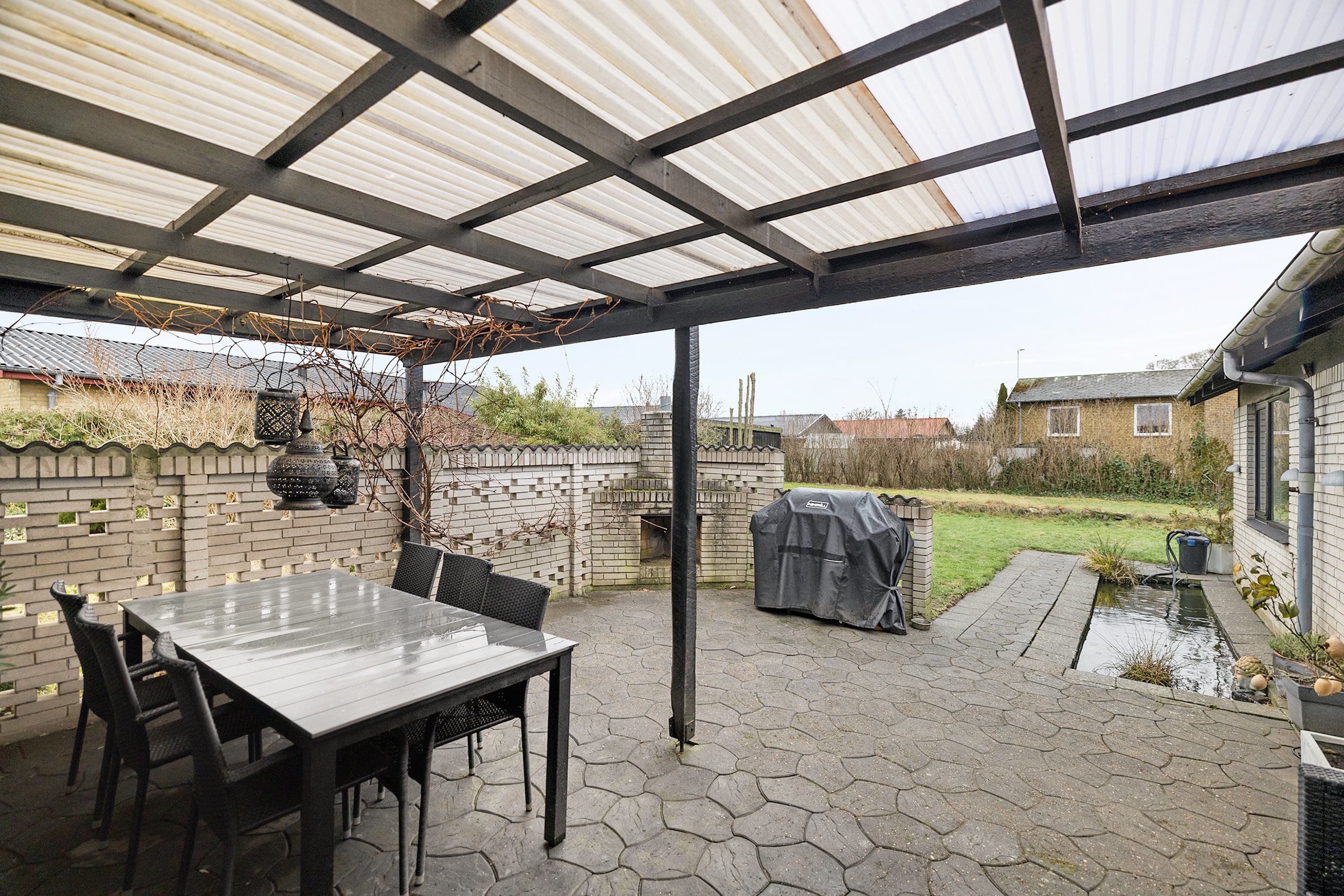 Fremhævet terrasse billede i fuldskærmstilstand. Billede af Skovvangen 9, 5683 Haarby