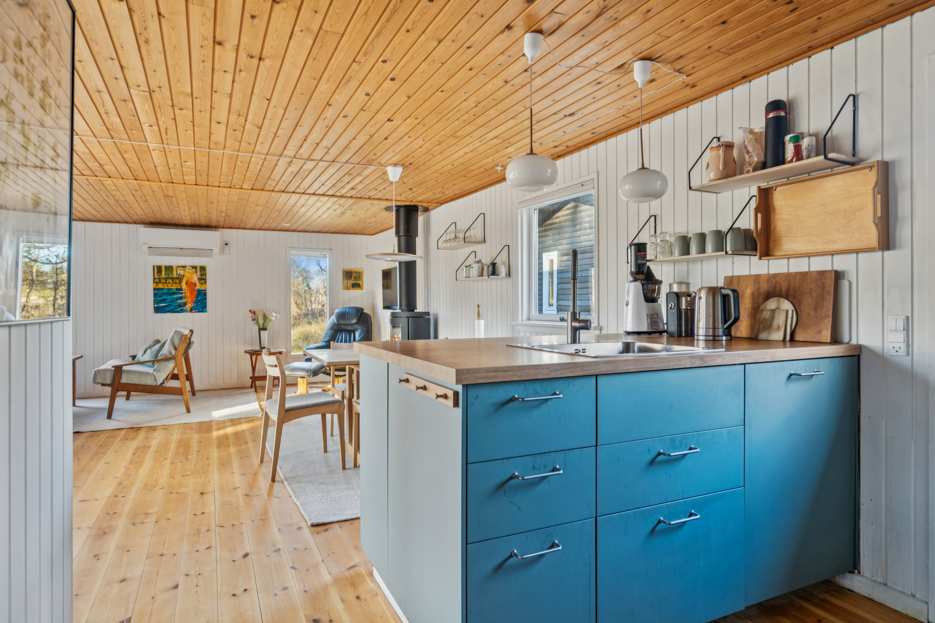 Fremhævet køkken billede i fuldskærmstilstand. Billede af Lynghøjen 10, Vesterø, 9940 Læsø