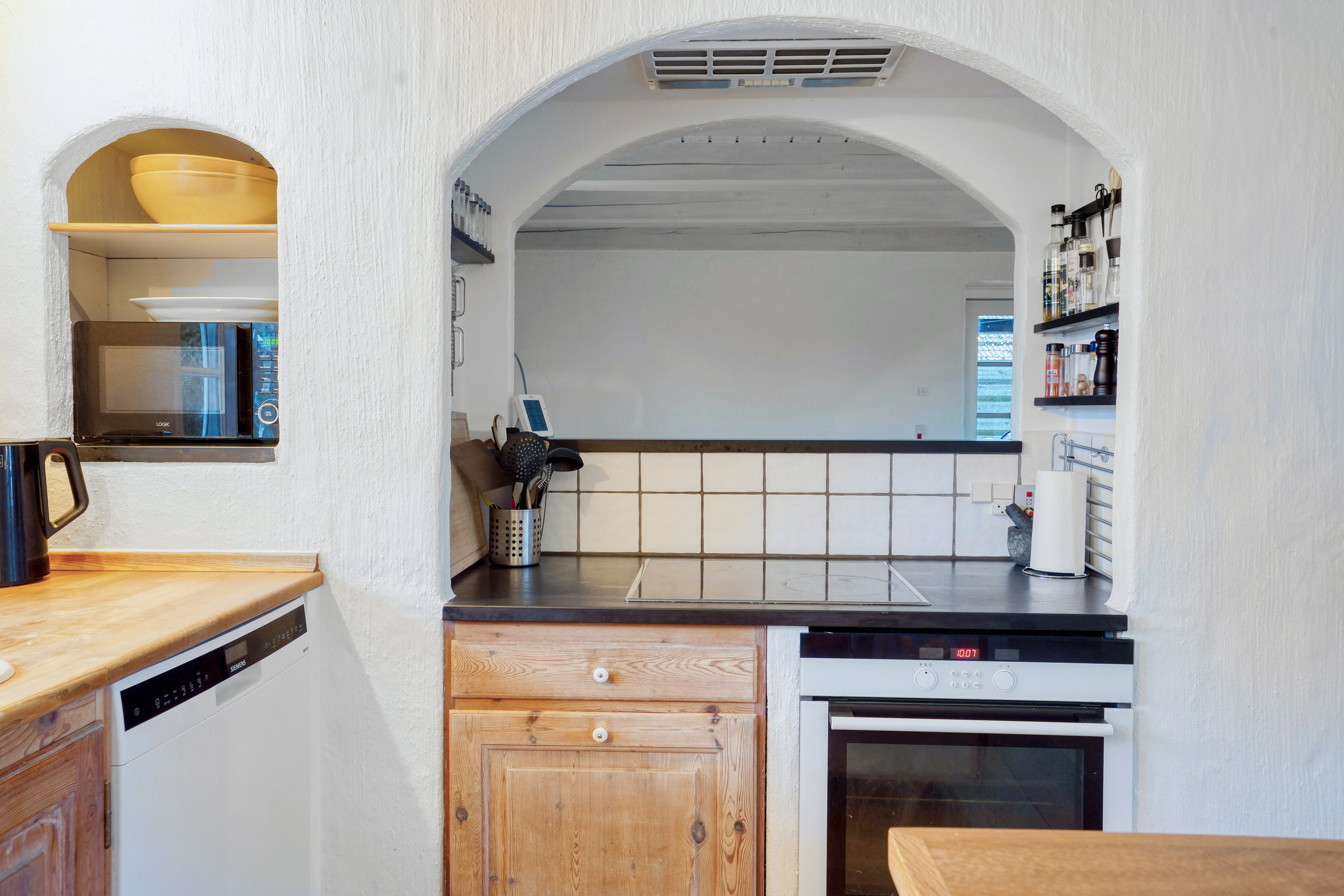 Fremhævet køkken billede i fuldskærmstilstand. Billede af Gammel Engvej 21, 3330 Gørløse