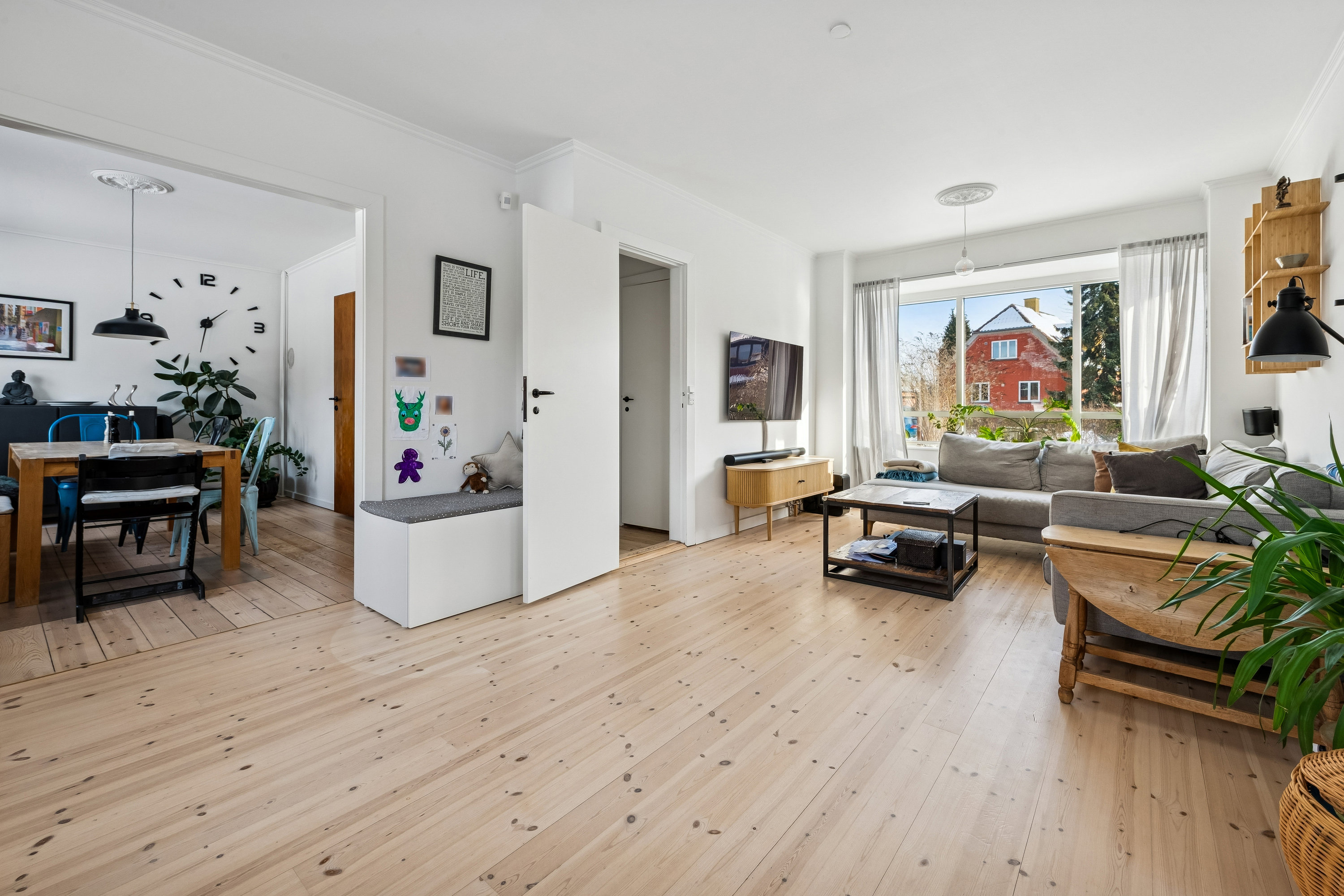 Fremhævet stue billede i fuldskærmstilstand. Billede af Sæbjørnsvej 3, 2880 Bagsværd