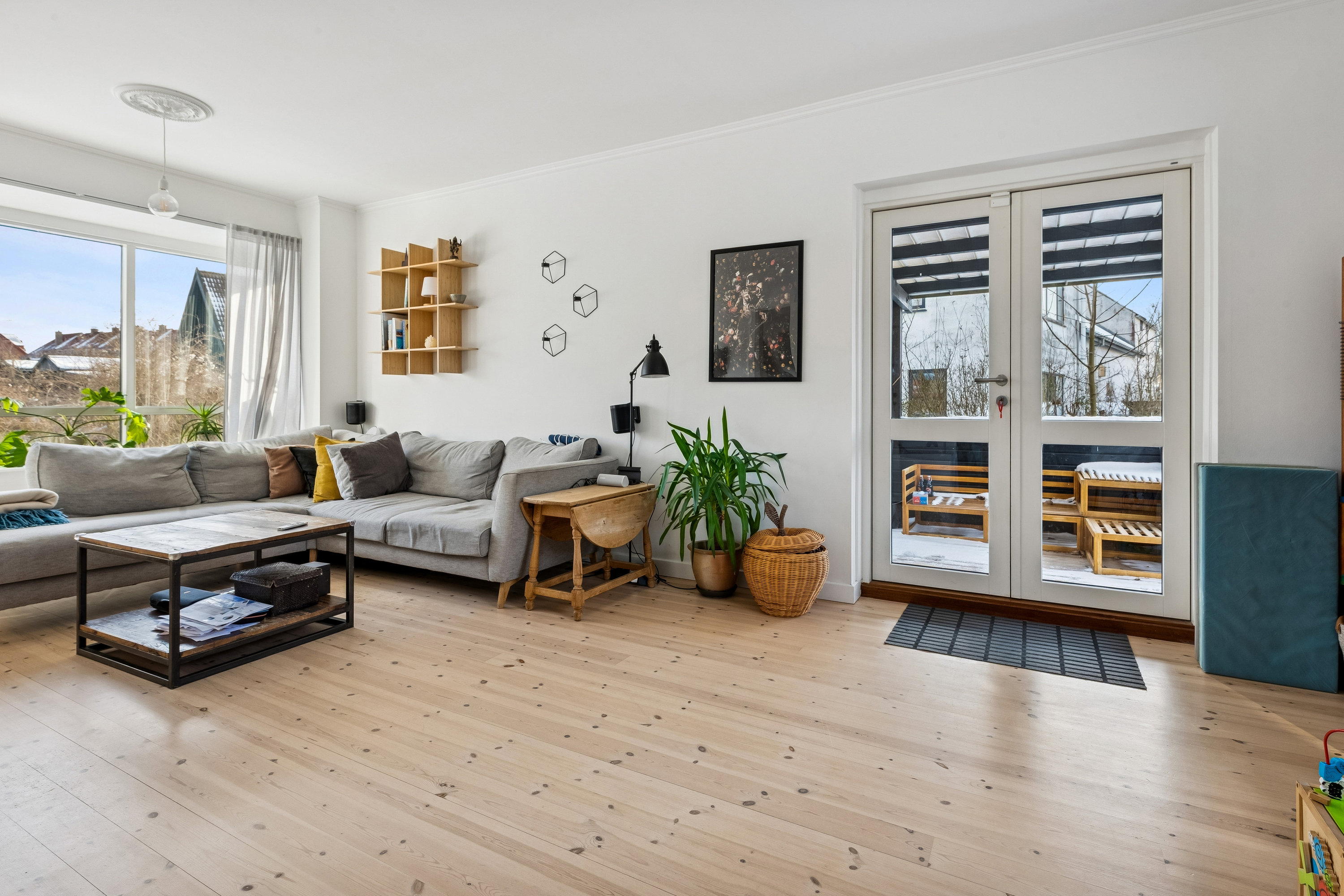 Fremhævet stue billede i fuldskærmstilstand. Billede af Sæbjørnsvej 3, 2880 Bagsværd