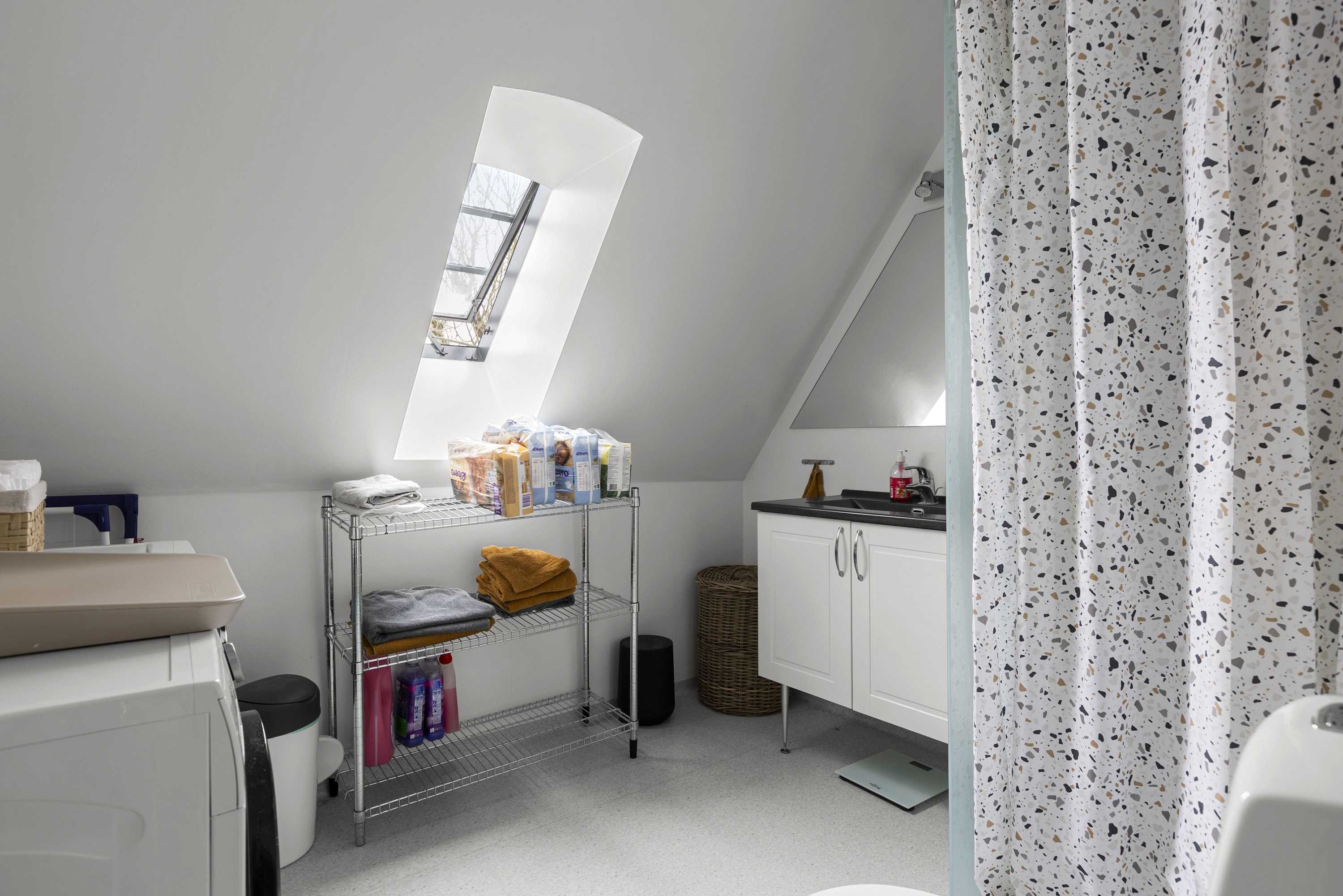 Fremhævet badeværelse billede i fuldskærmstilstand. Billede af Slotsgade 53, 1. tv., 4200 Slagelse