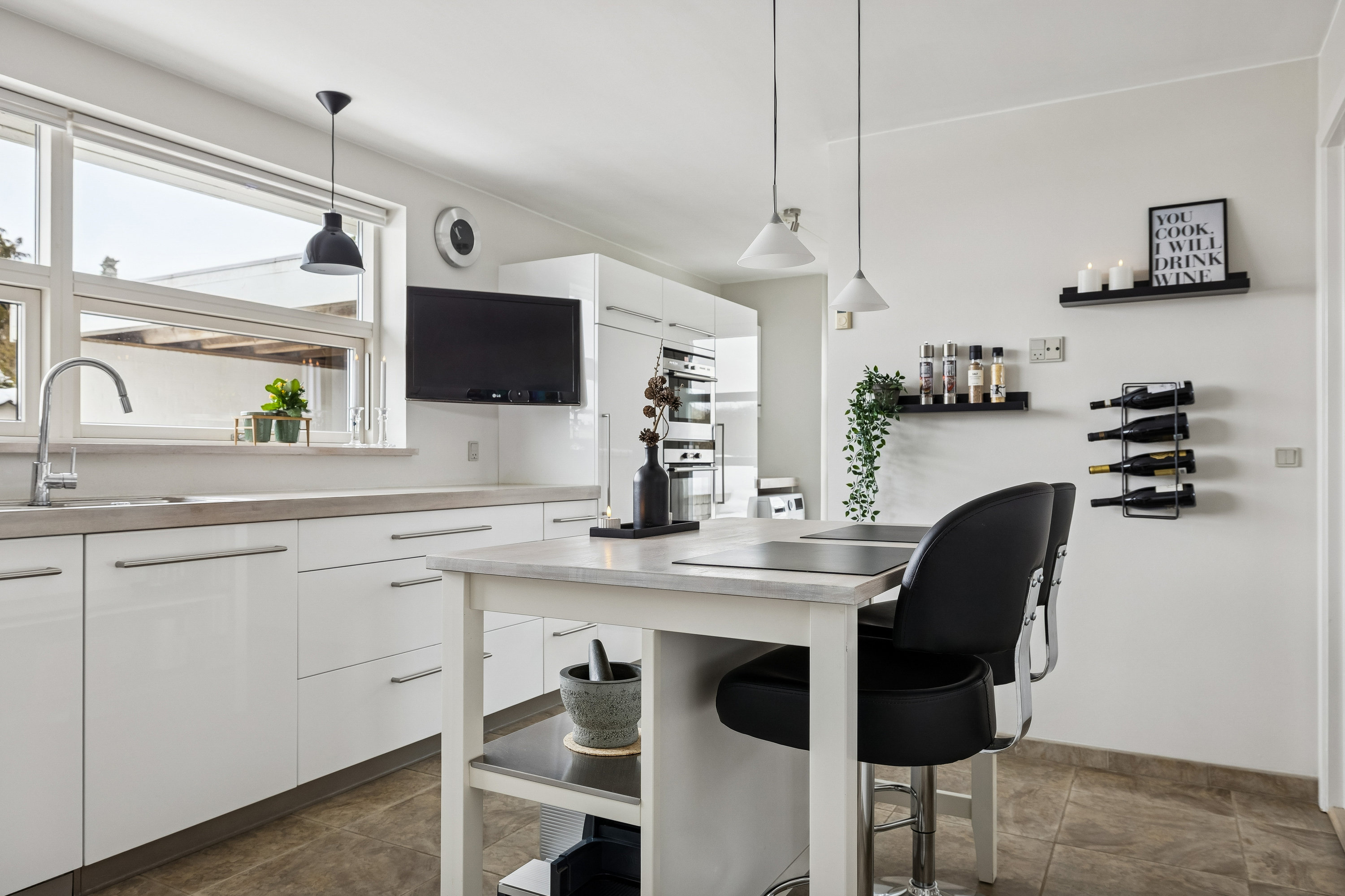 Fremhævet køkken billede i fuldskærmstilstand. Billede af Gransangervej 12, Snestrup, 5210 Odense NV