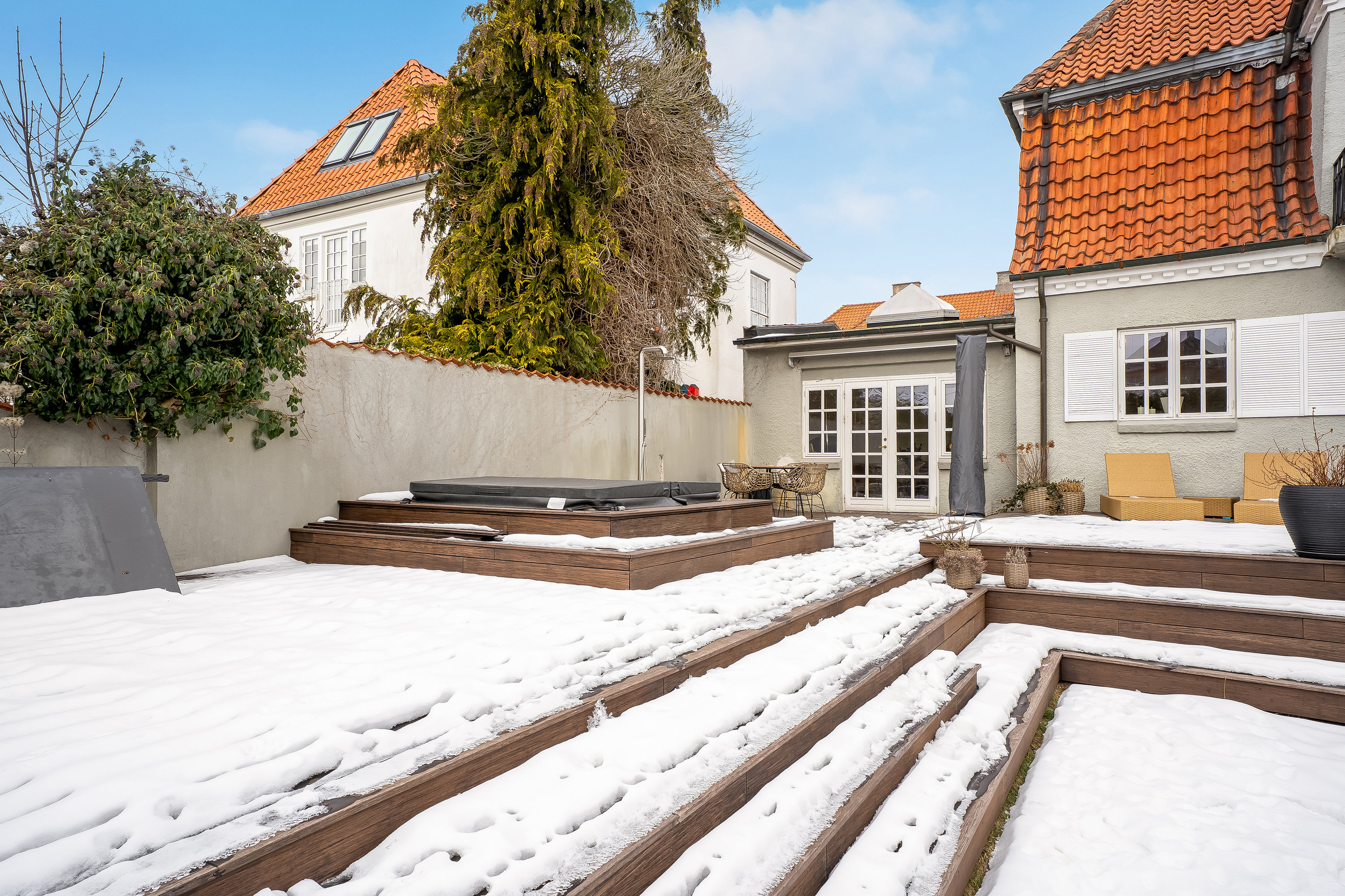 Fremhævet terrasse billede i fuldskærmstilstand. Billede af Rosenvænget 26, 4800 Nykøbing F