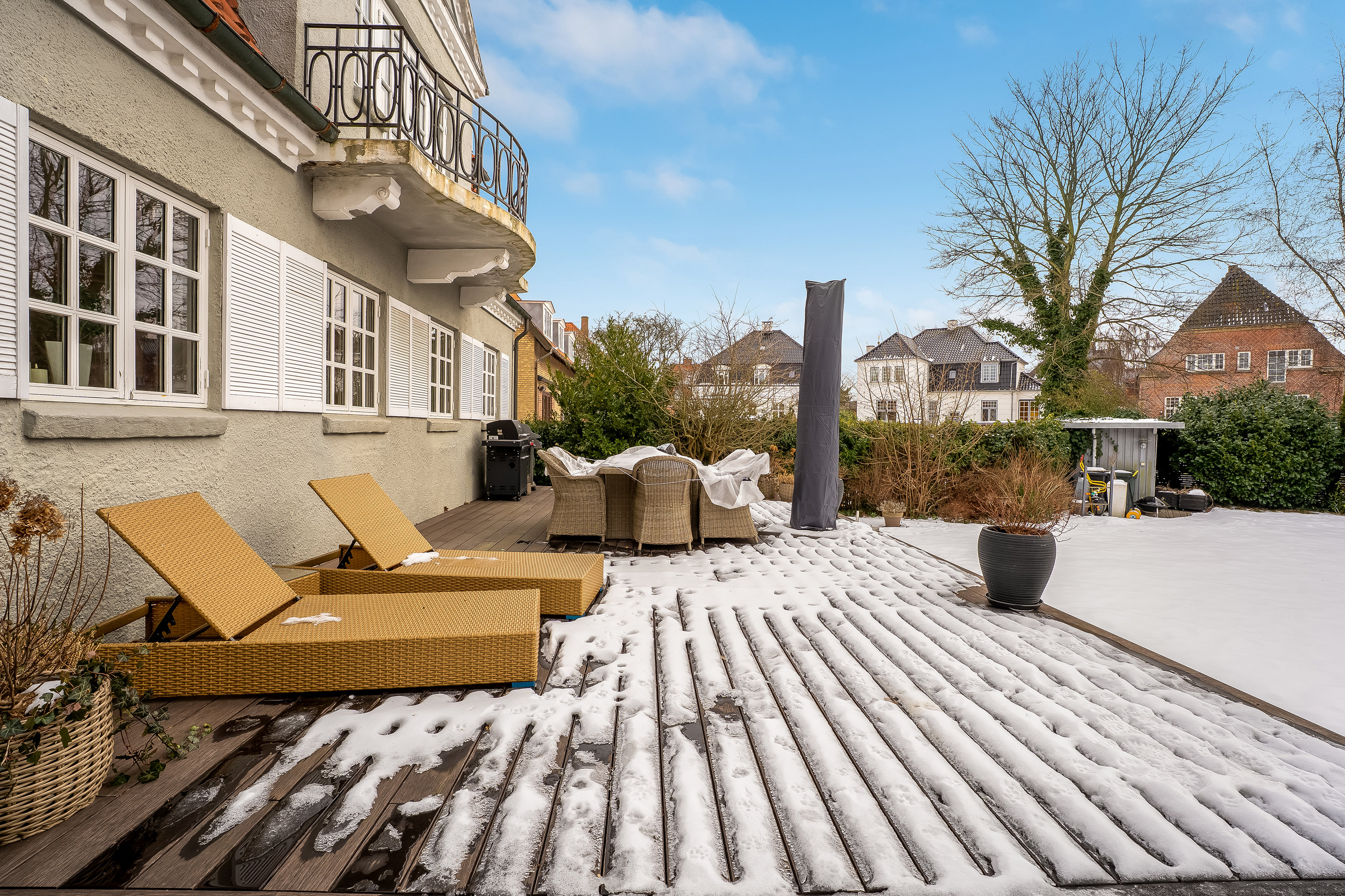 Fremhævet terrasse billede i fuldskærmstilstand. Billede af Rosenvænget 26, 4800 Nykøbing F