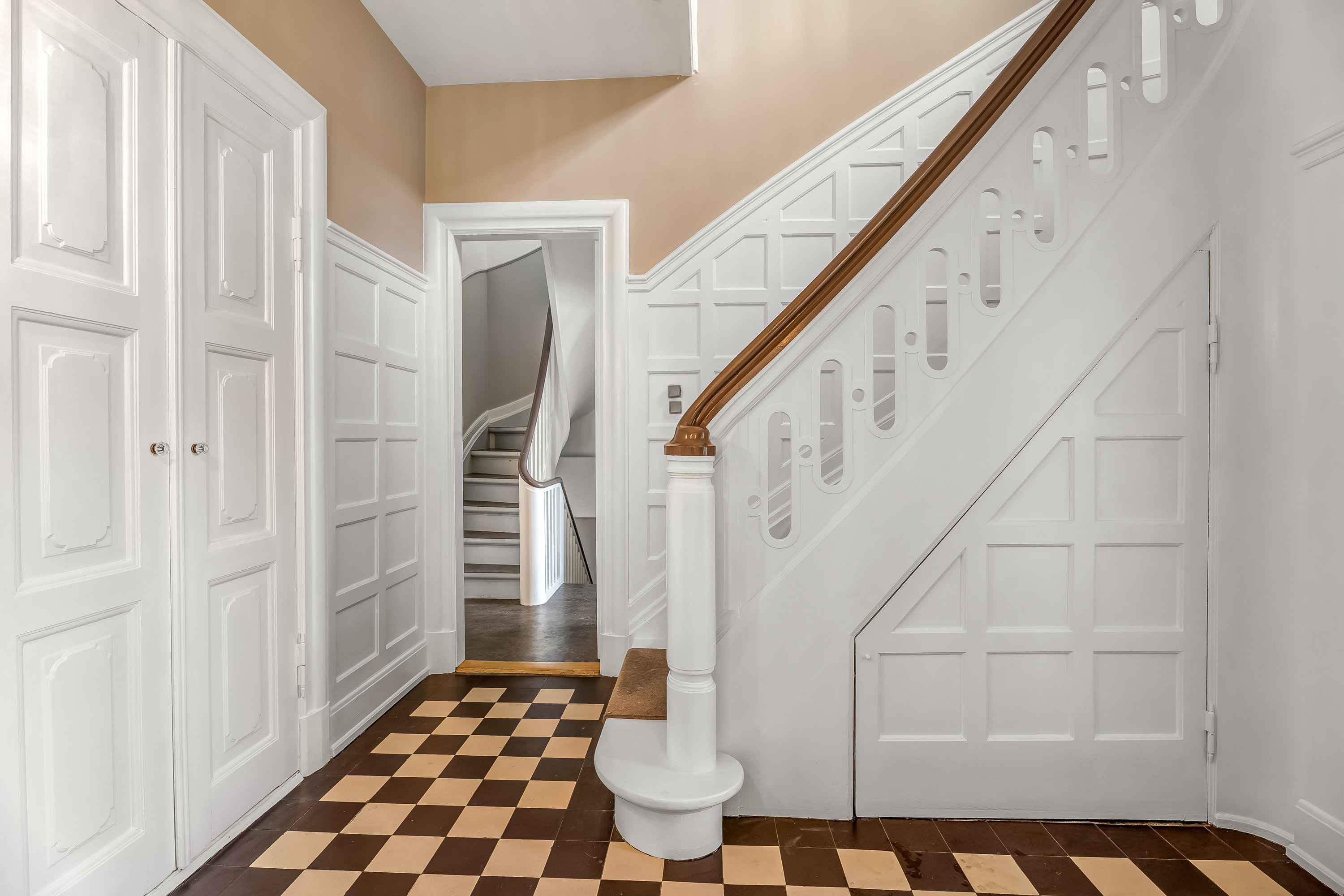 Miniaturebillede 1: trappe. Billede af Rosenvænget 26, 4800 Nykøbing F