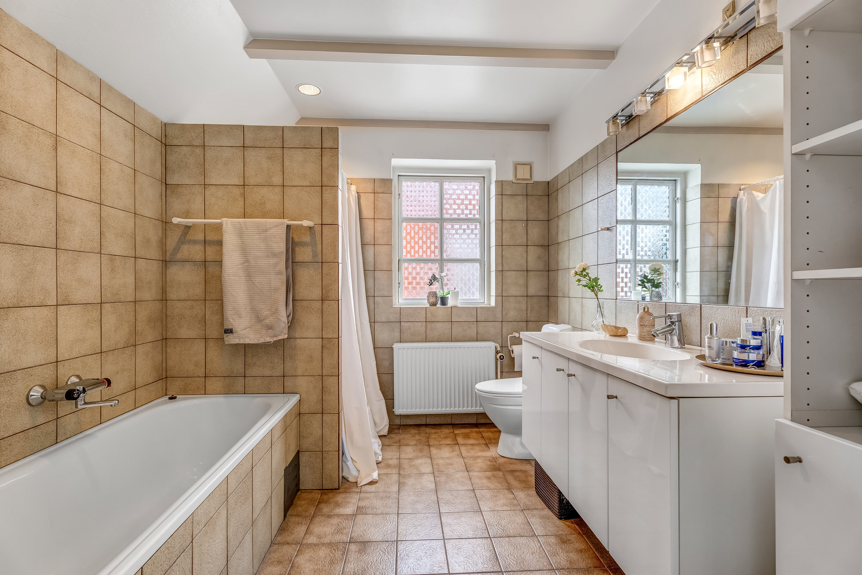 Fremhævet badeværelse billede i fuldskærmstilstand. Billede af Rosenvænget 26, 4800 Nykøbing F