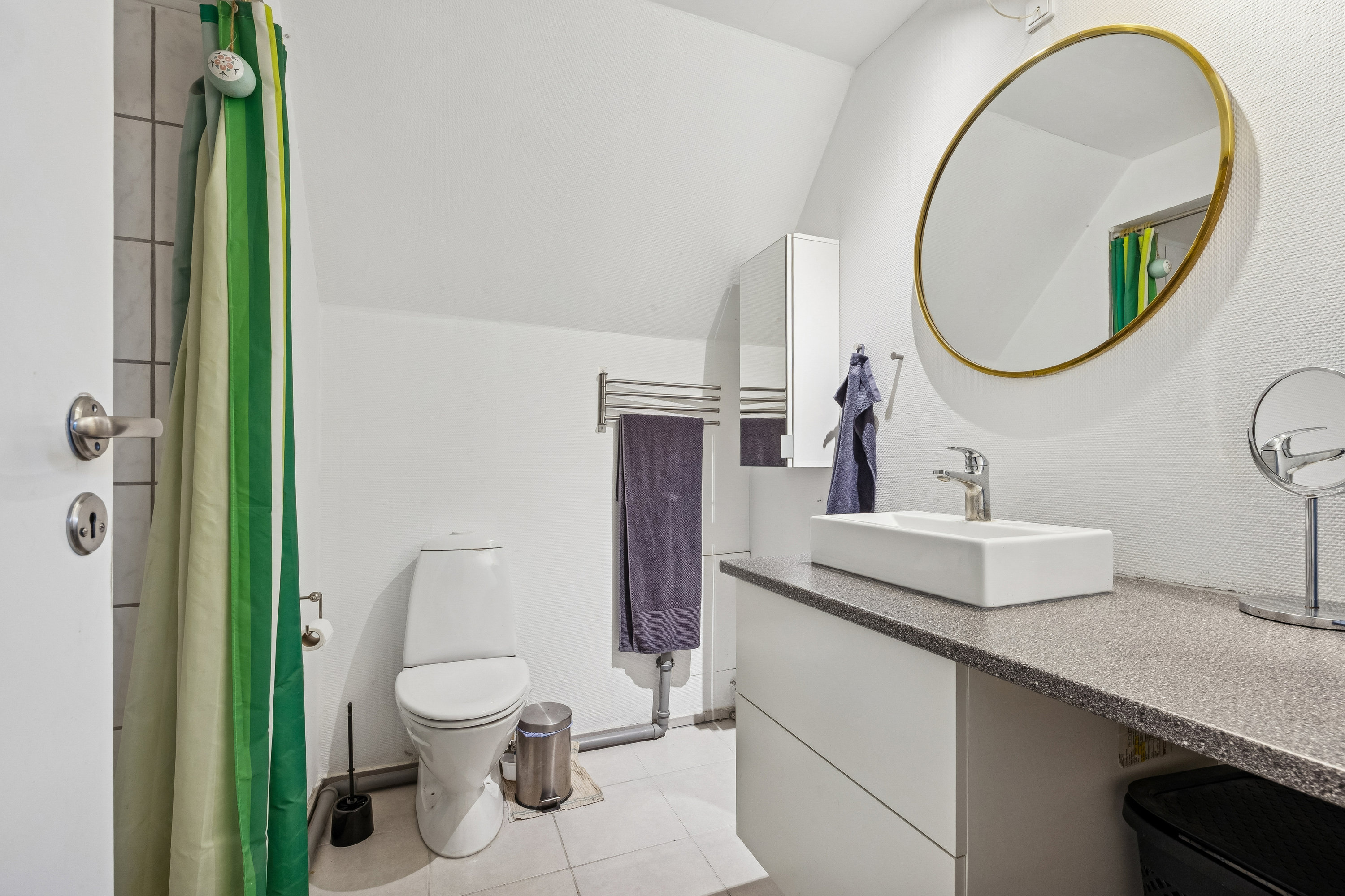 Fremhævet badeværelse billede i fuldskærmstilstand. Billede af Buerupvej 53, Buerup, 4450 Jyderup