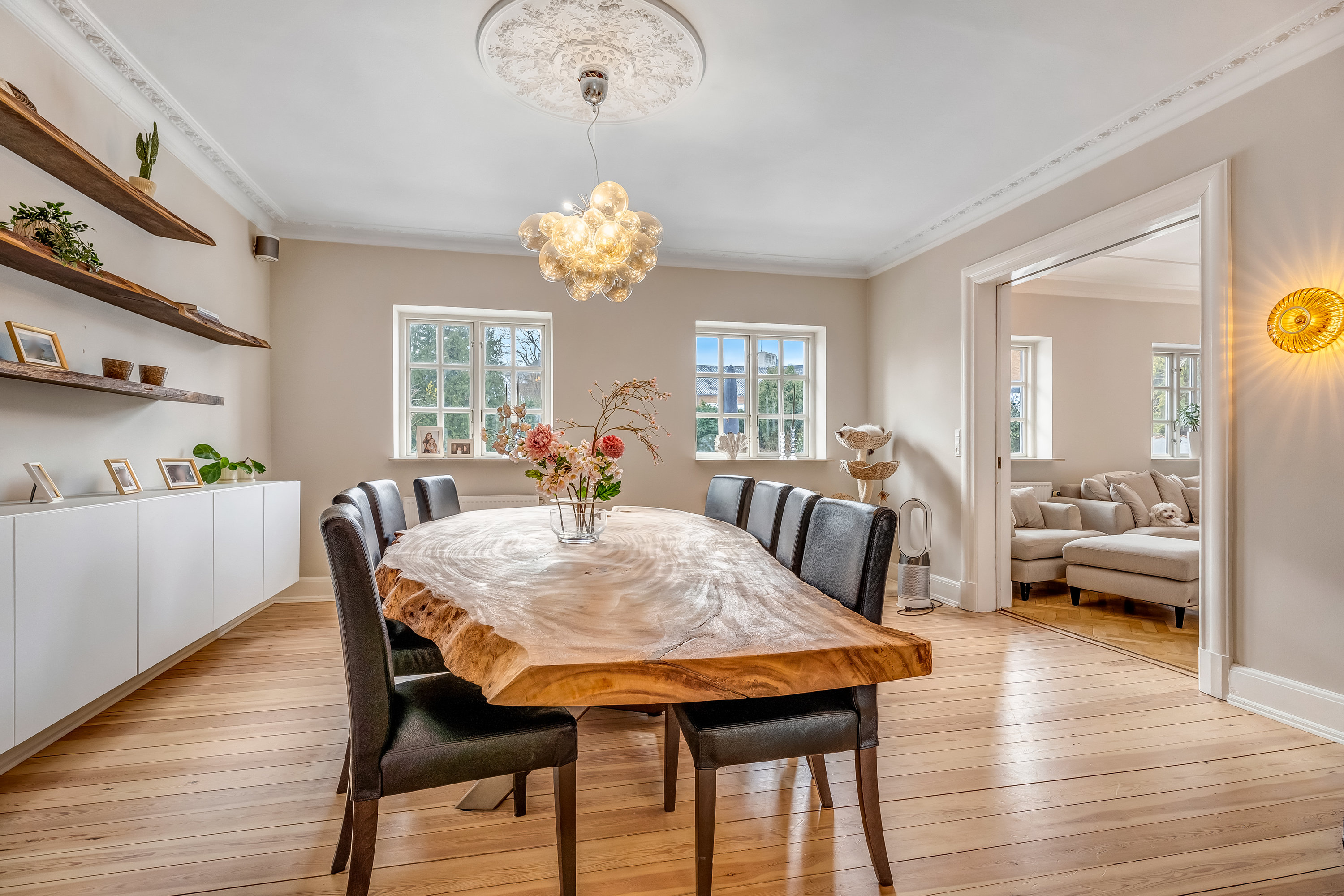 Fremhævet stue billede i fuldskærmstilstand. Billede af Rosenvænget 26, 4800 Nykøbing F