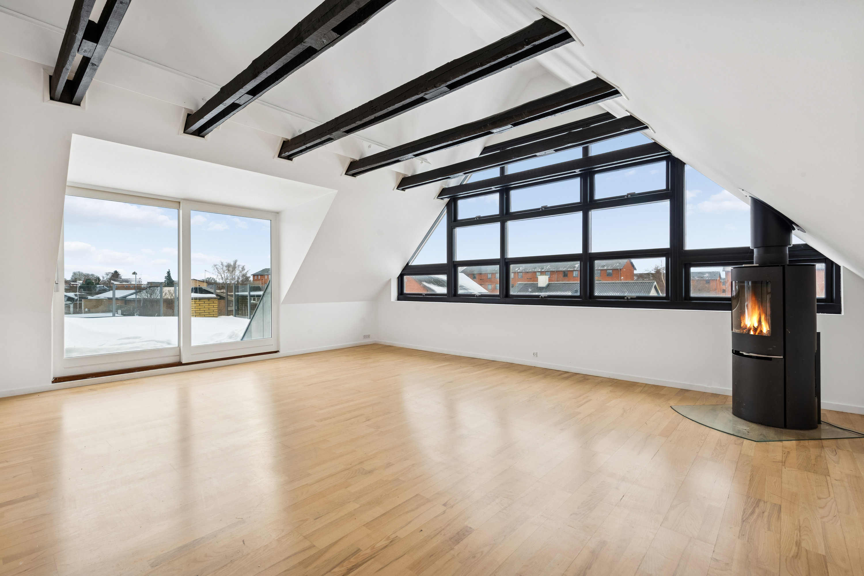 Fremhævet stue billede i fuldskærmstilstand. Billede af Birkemosen 4, 2640 Hedehusene