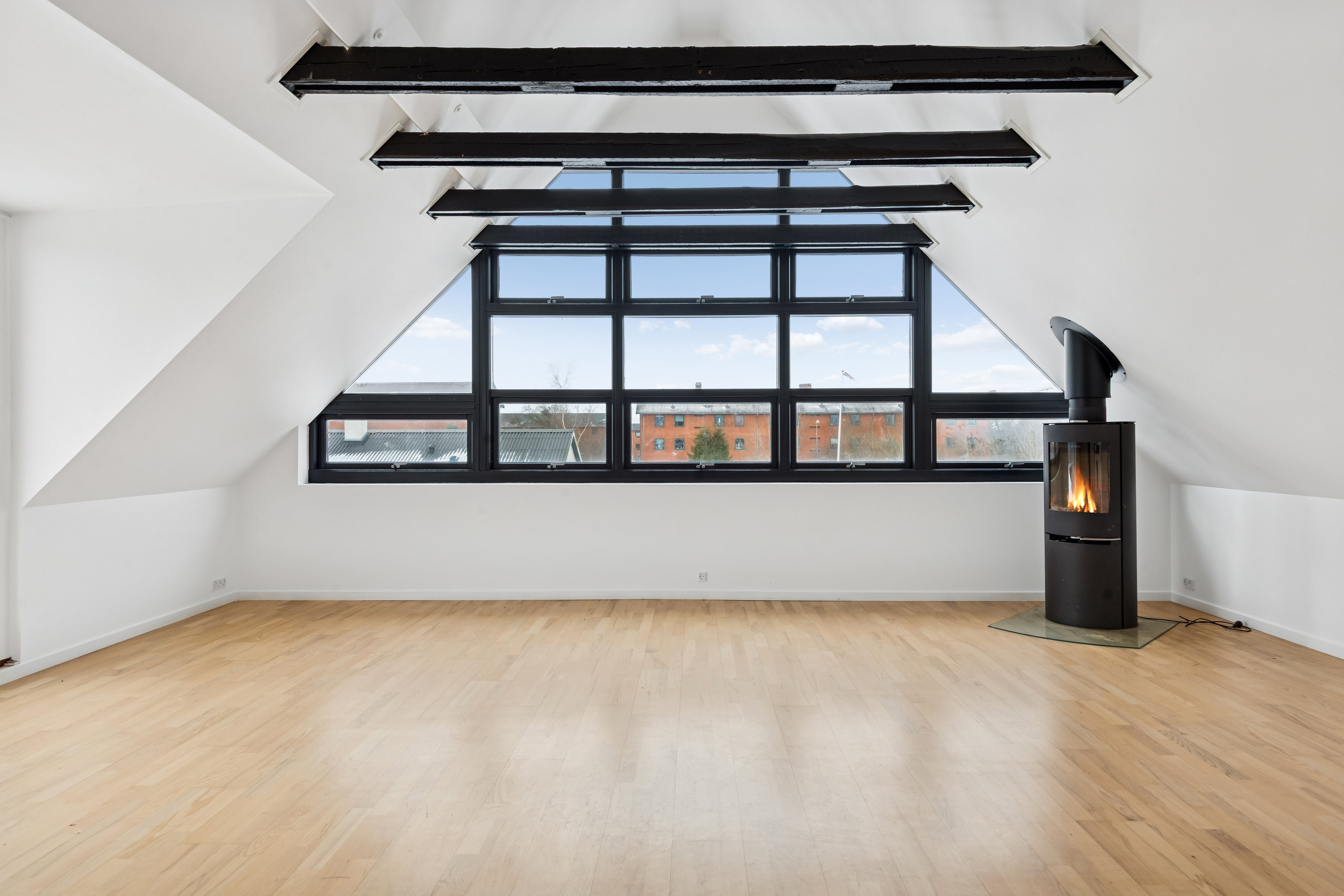 Fremhævet stue billede i fuldskærmstilstand. Billede af Birkemosen 4, 2640 Hedehusene