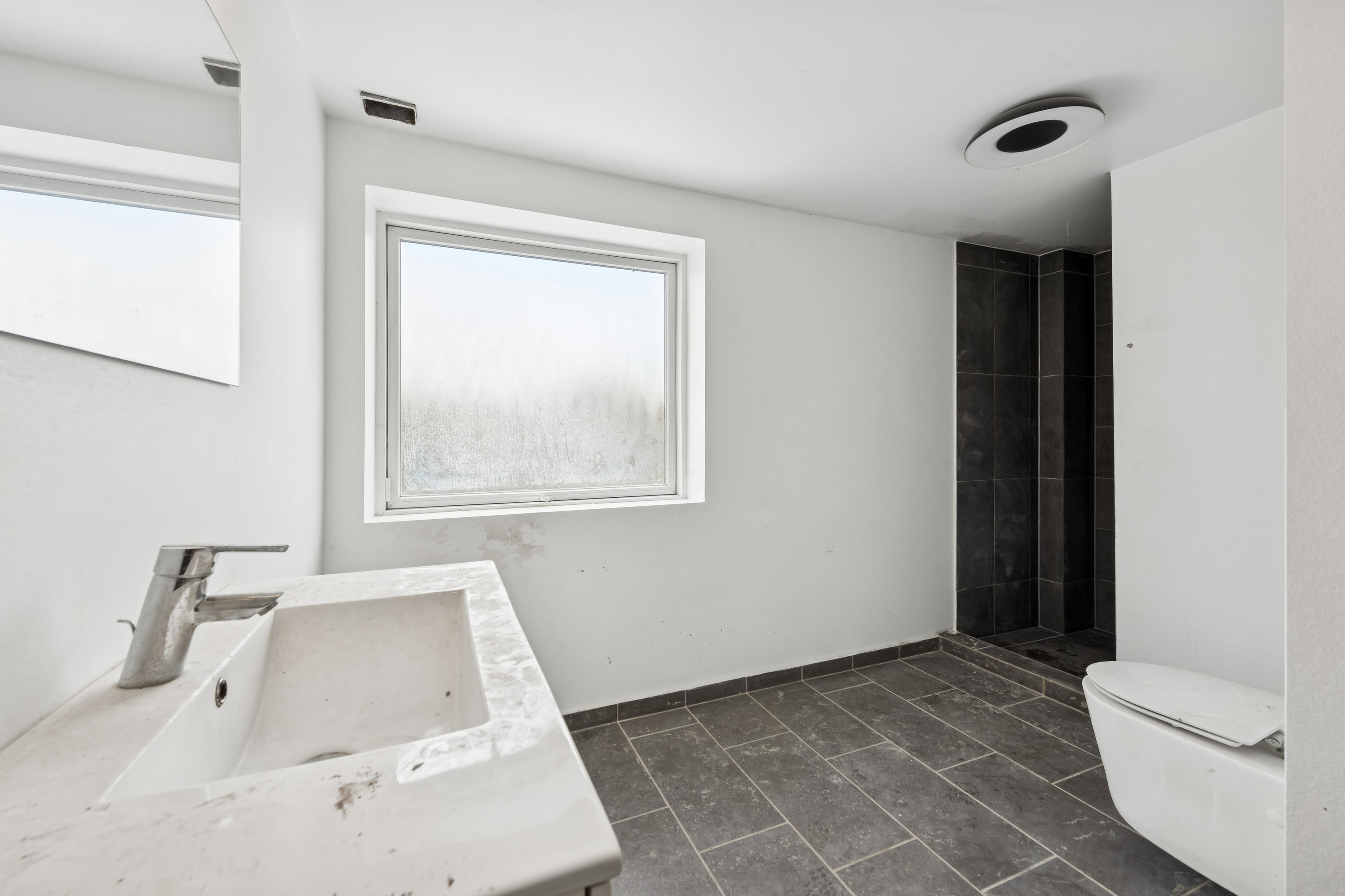 Fremhævet badeværelse billede i fuldskærmstilstand. Billede af Birkemosen 4, 2640 Hedehusene