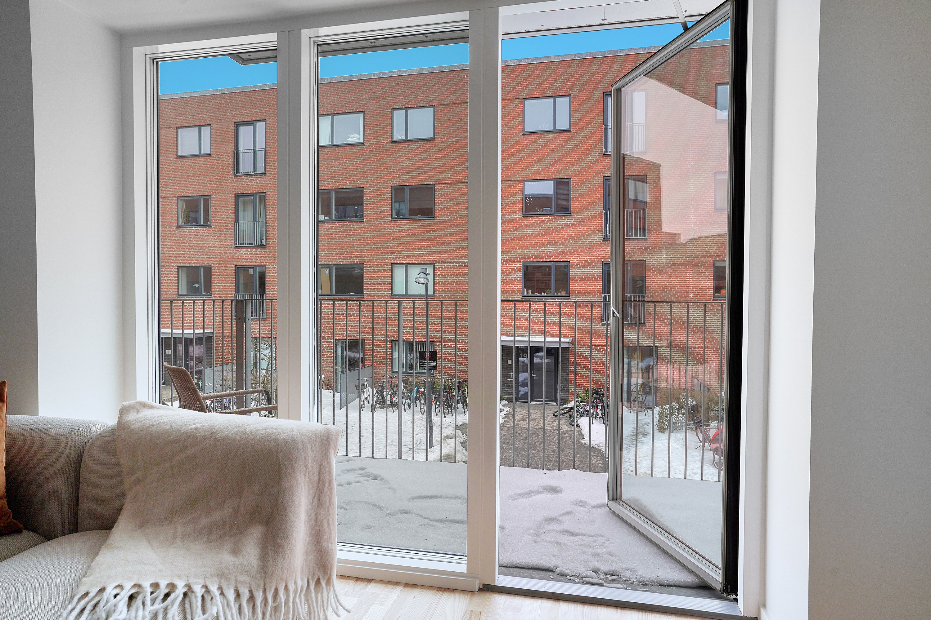 Fremhævet altan billede i fuldskærmstilstand. Billede af Tove Maës Vej 6, 1. tv., 2500 Valby