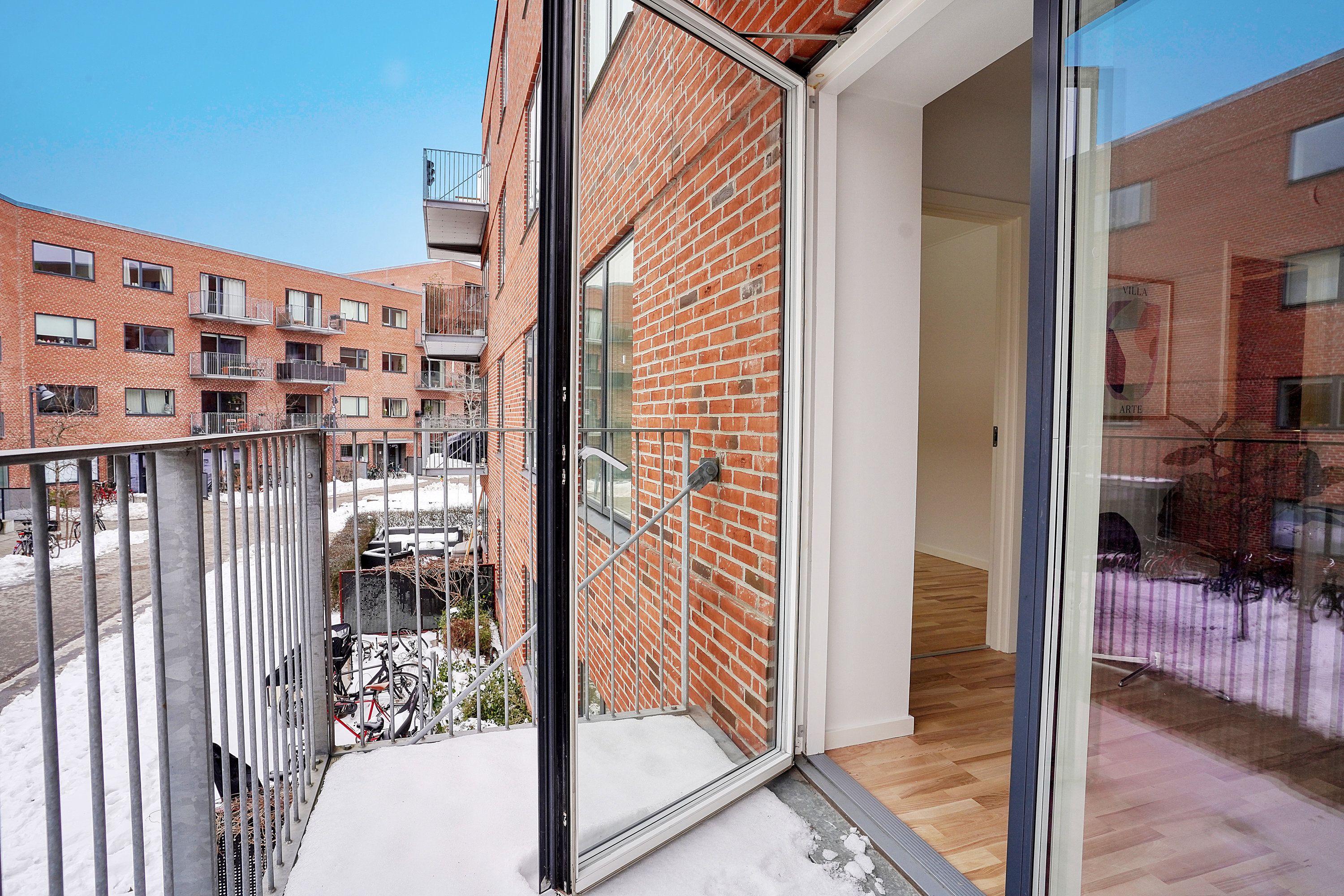 Miniaturebillede 1: altan. Billede af Tove Maës Vej 6, 1. tv., 2500 Valby