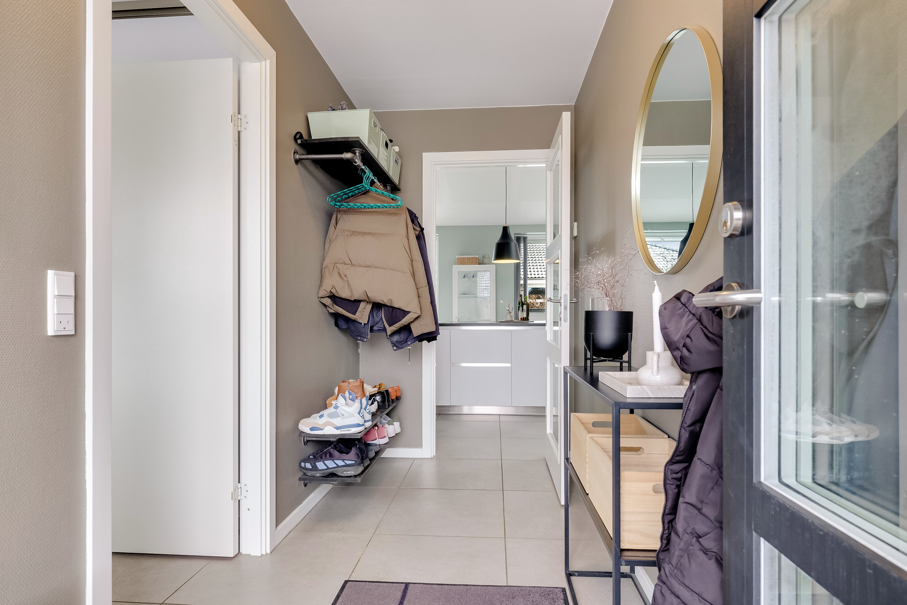 Fremhævet gang billede i fuldskærmstilstand. Billede af Langevænget 15, 5500 Middelfart