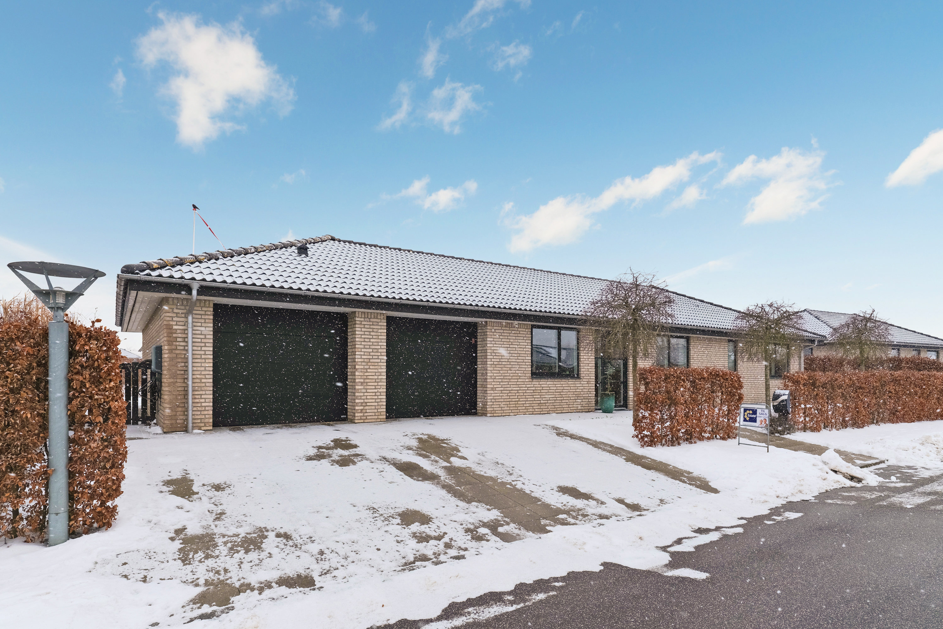 Fremhævet facade billede i fuldskærmstilstand. Billede af Langevænget 15, 5500 Middelfart