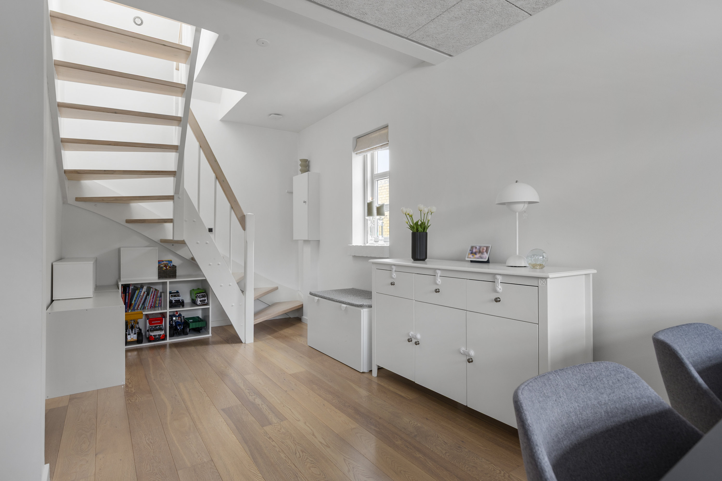 Fremhævet stue billede i fuldskærmstilstand. Billede af Valbygårdsvej 64, 4200 Slagelse