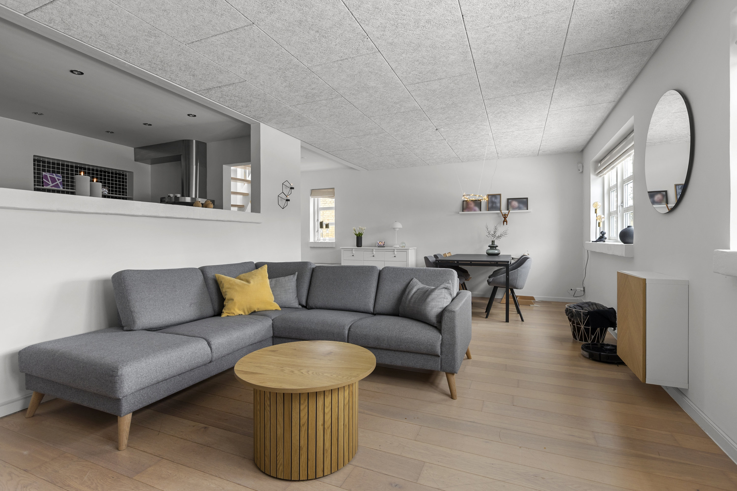 Fremhævet stue billede i fuldskærmstilstand. Billede af Valbygårdsvej 64, 4200 Slagelse