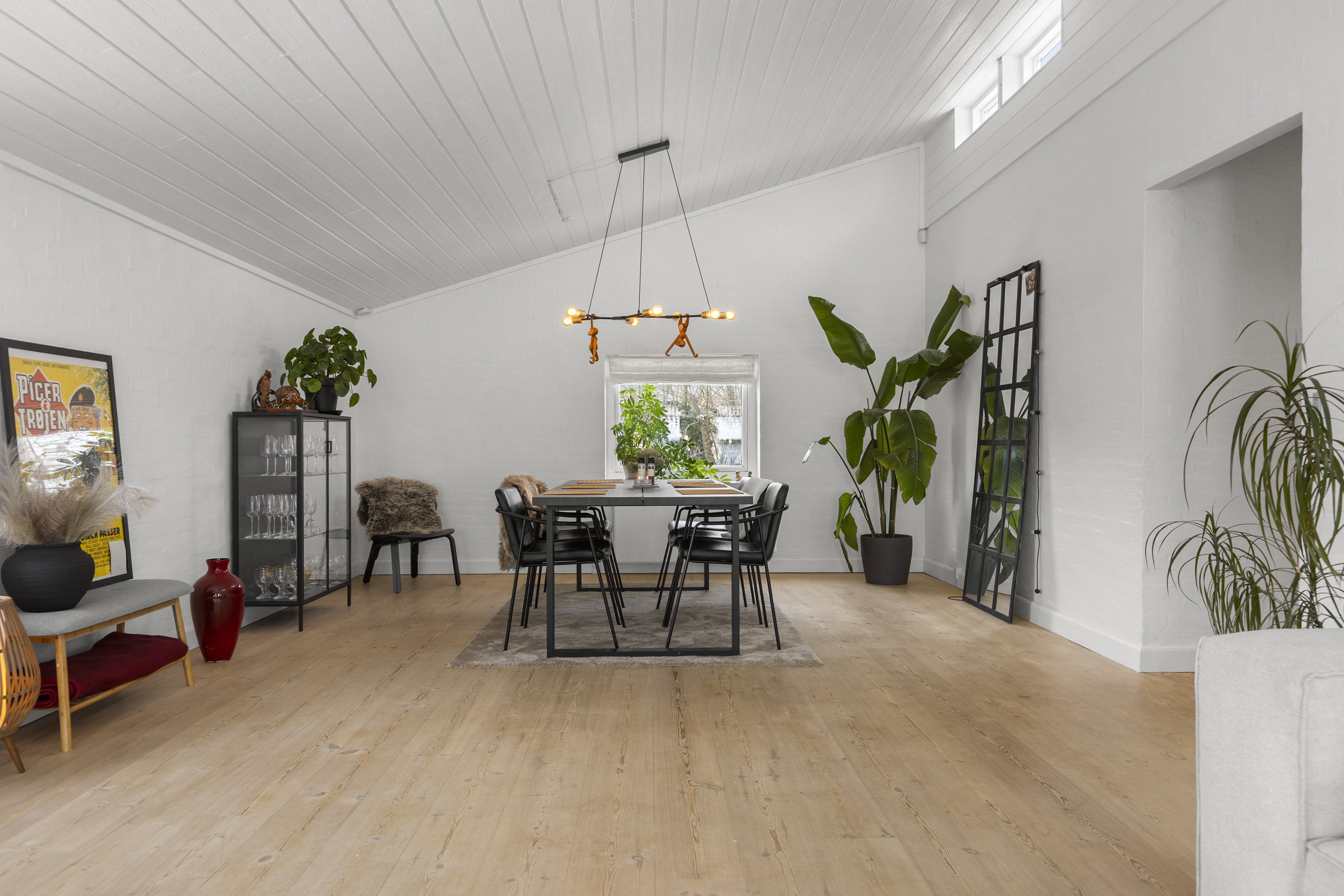 Fremhævet stue billede i fuldskærmstilstand. Billede af Kongevejen 5B, 4200 Slagelse