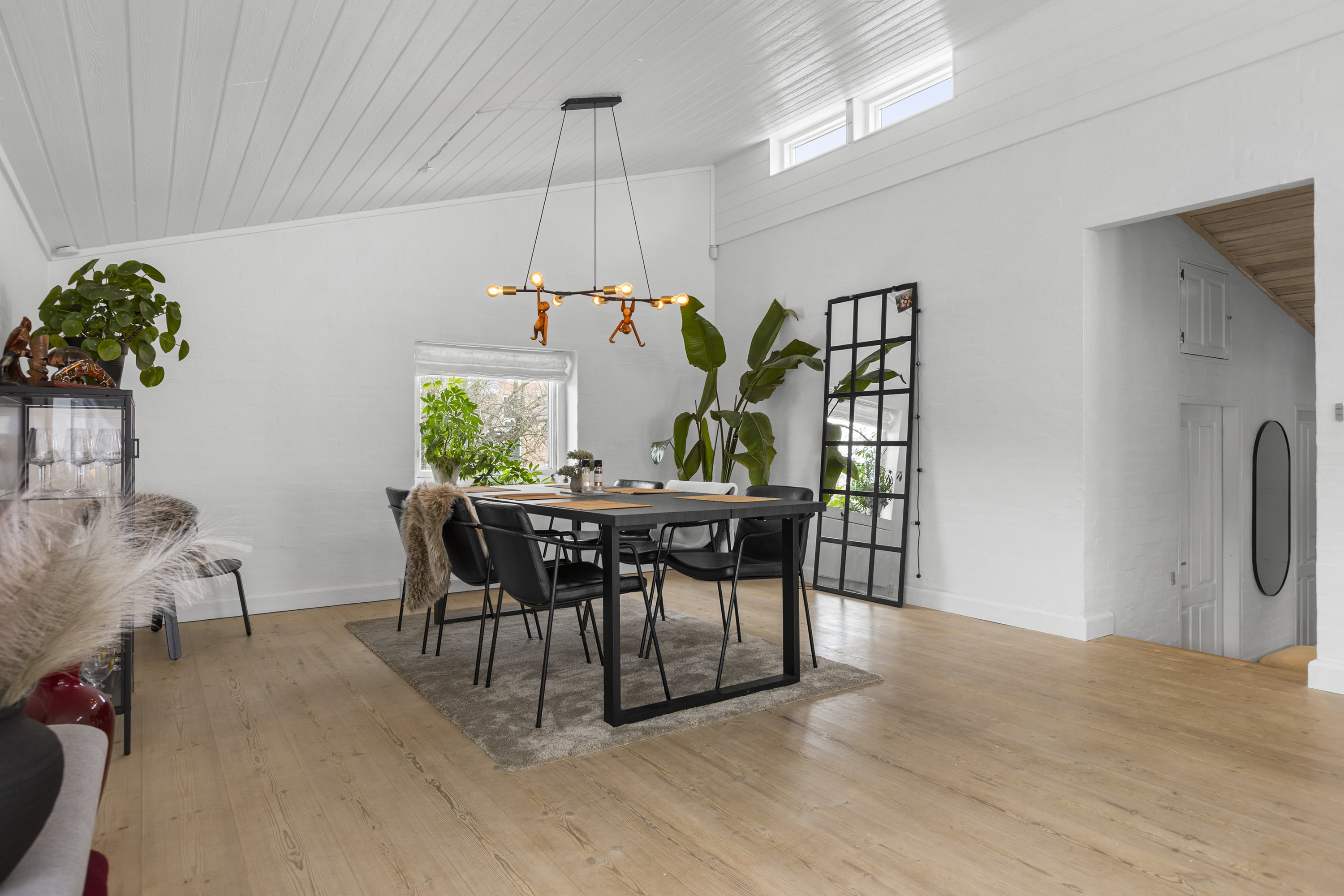 Fremhævet stue billede i fuldskærmstilstand. Billede af Kongevejen 5B, 4200 Slagelse