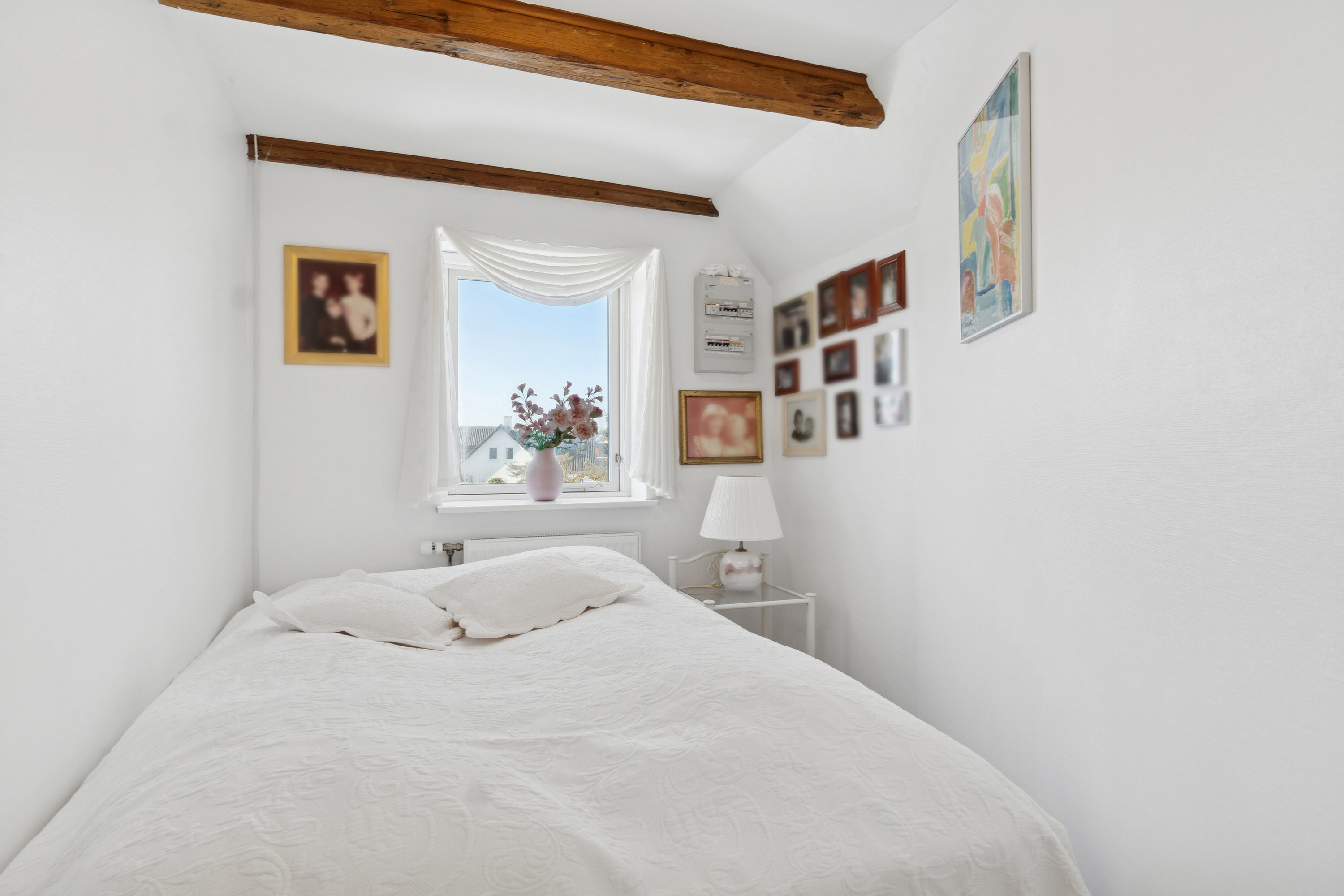 Fremhævet soveværelse billede i fuldskærmstilstand. Billede af Ørhagevej 130, Klitmøller, 7700 Thisted