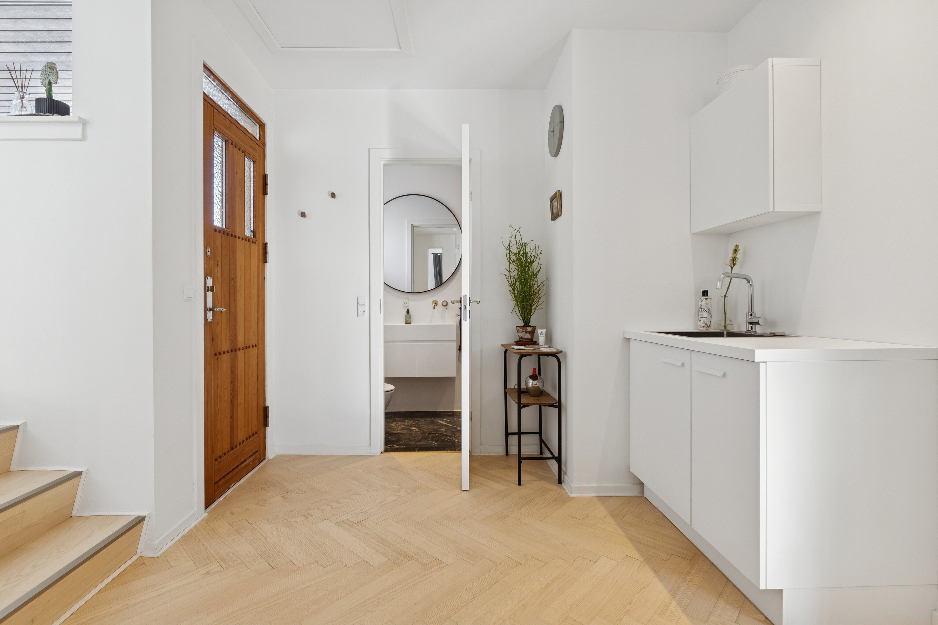 Fremhævet entré billede i fuldskærmstilstand. Billede af Nivå Stationsvej 13A, 2990 Nivå