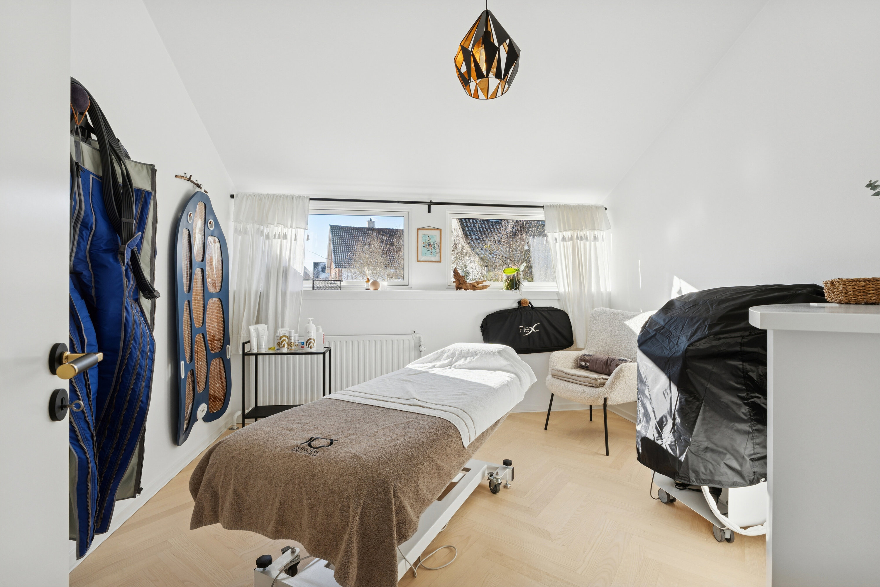 Fremhævet værelse billede i fuldskærmstilstand. Billede af Nivå Stationsvej 13A, 2990 Nivå