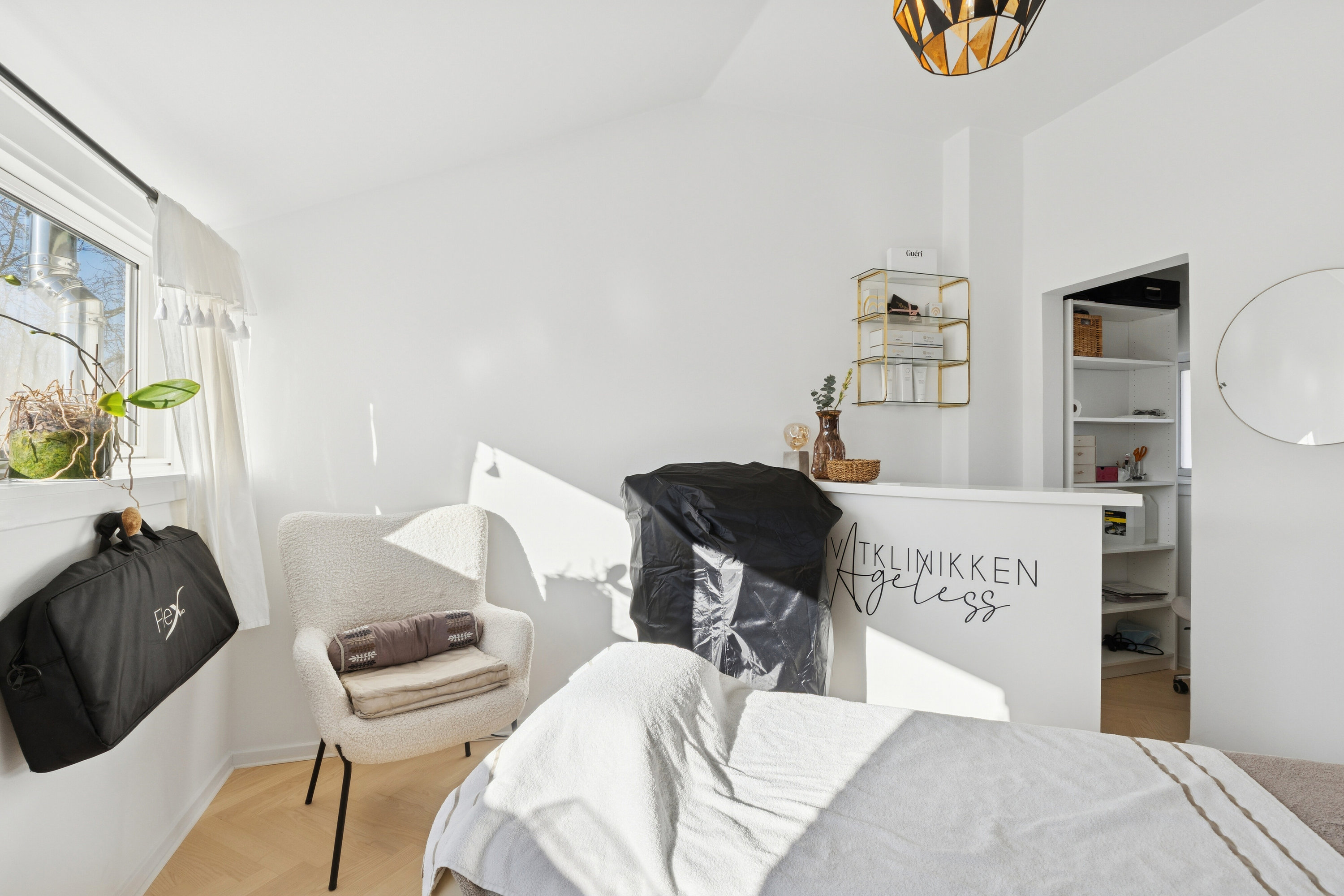 Fremhævet værelse billede i fuldskærmstilstand. Billede af Nivå Stationsvej 13A, 2990 Nivå