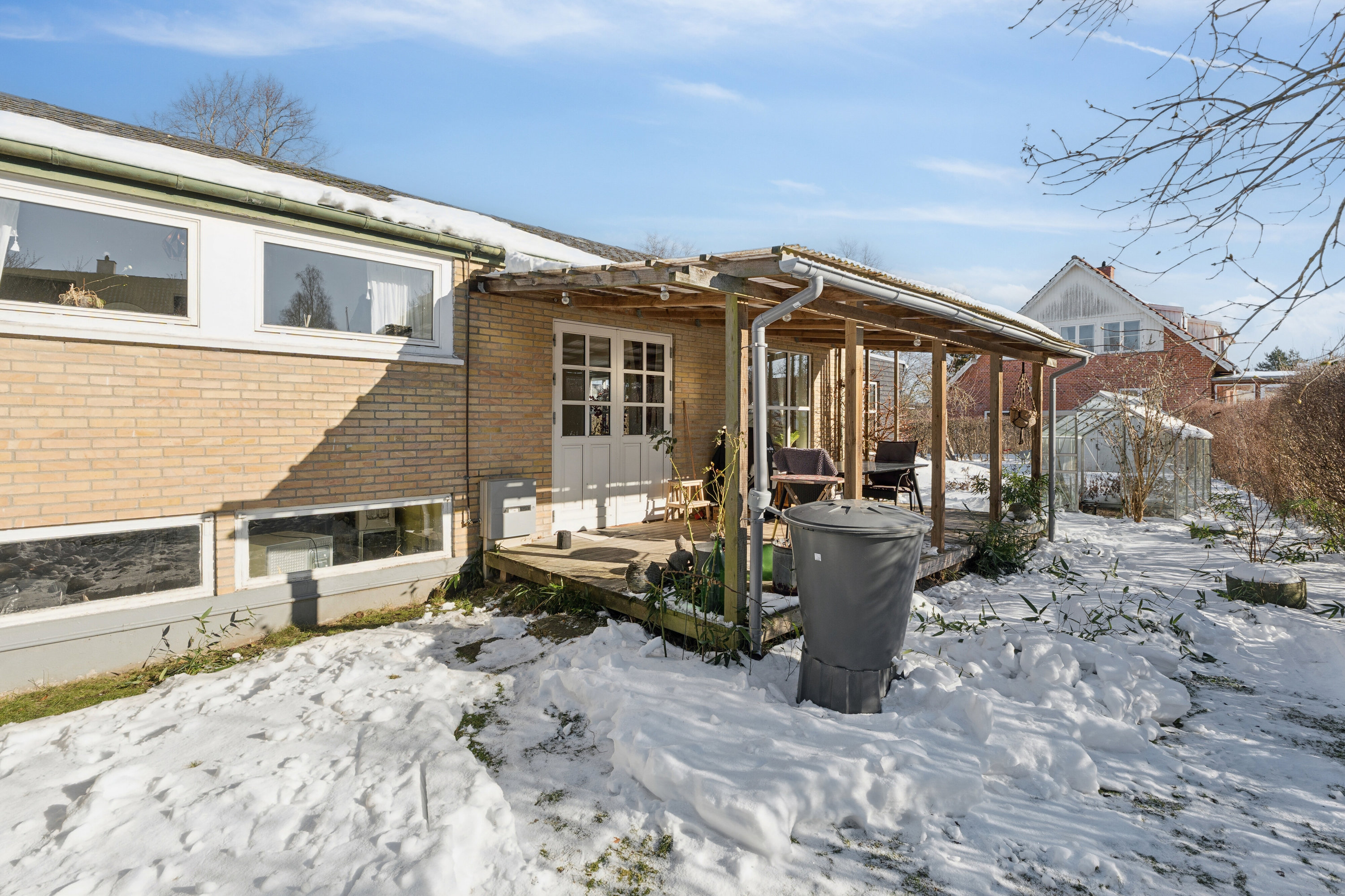 Fremhævet set fra haven billede i fuldskærmstilstand. Billede af Nivå Stationsvej 13A, 2990 Nivå