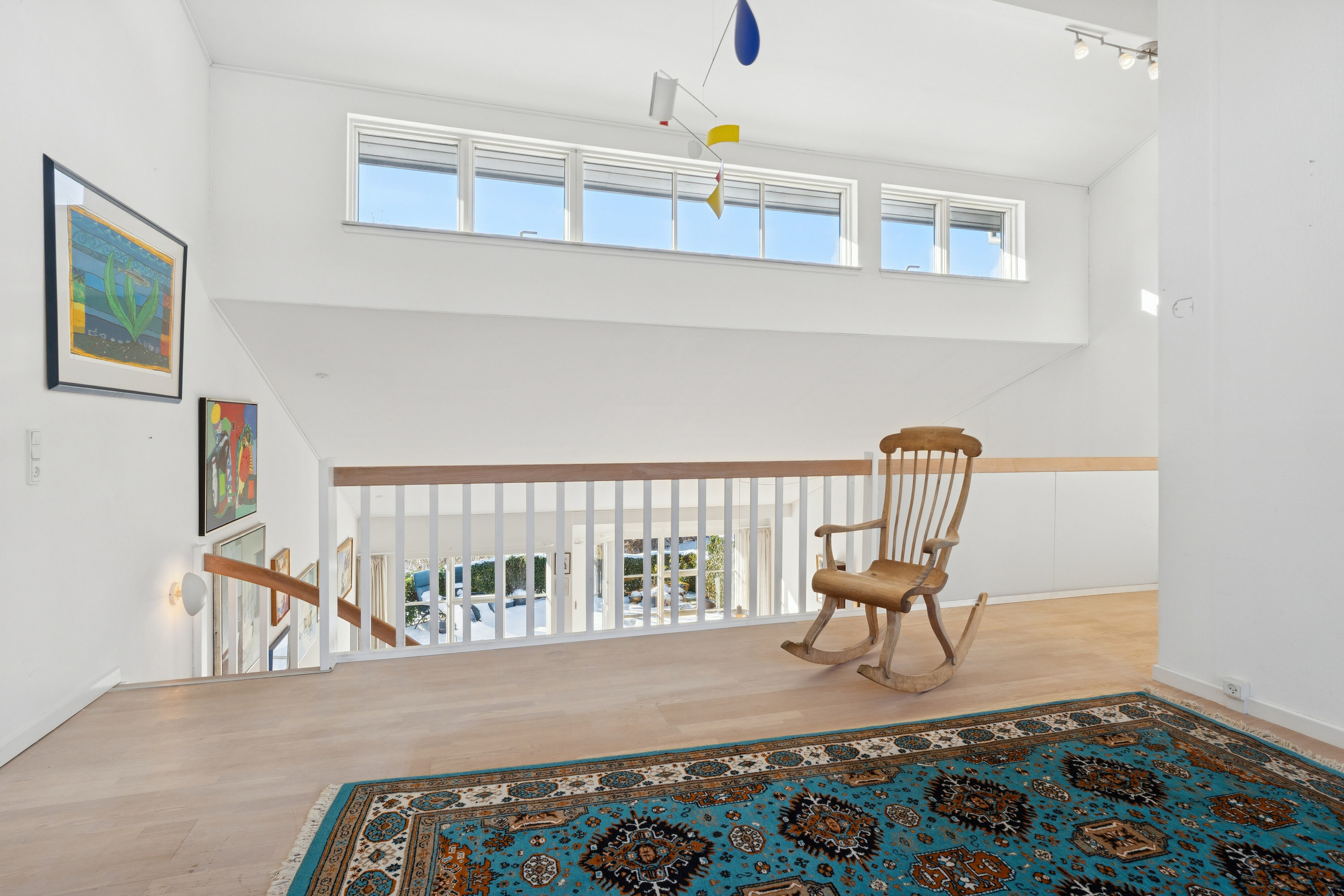 Fremhævet stue 1. sal billede i fuldskærmstilstand. Billede af Trørødlund 9, Trørød, 2950 Vedbæk