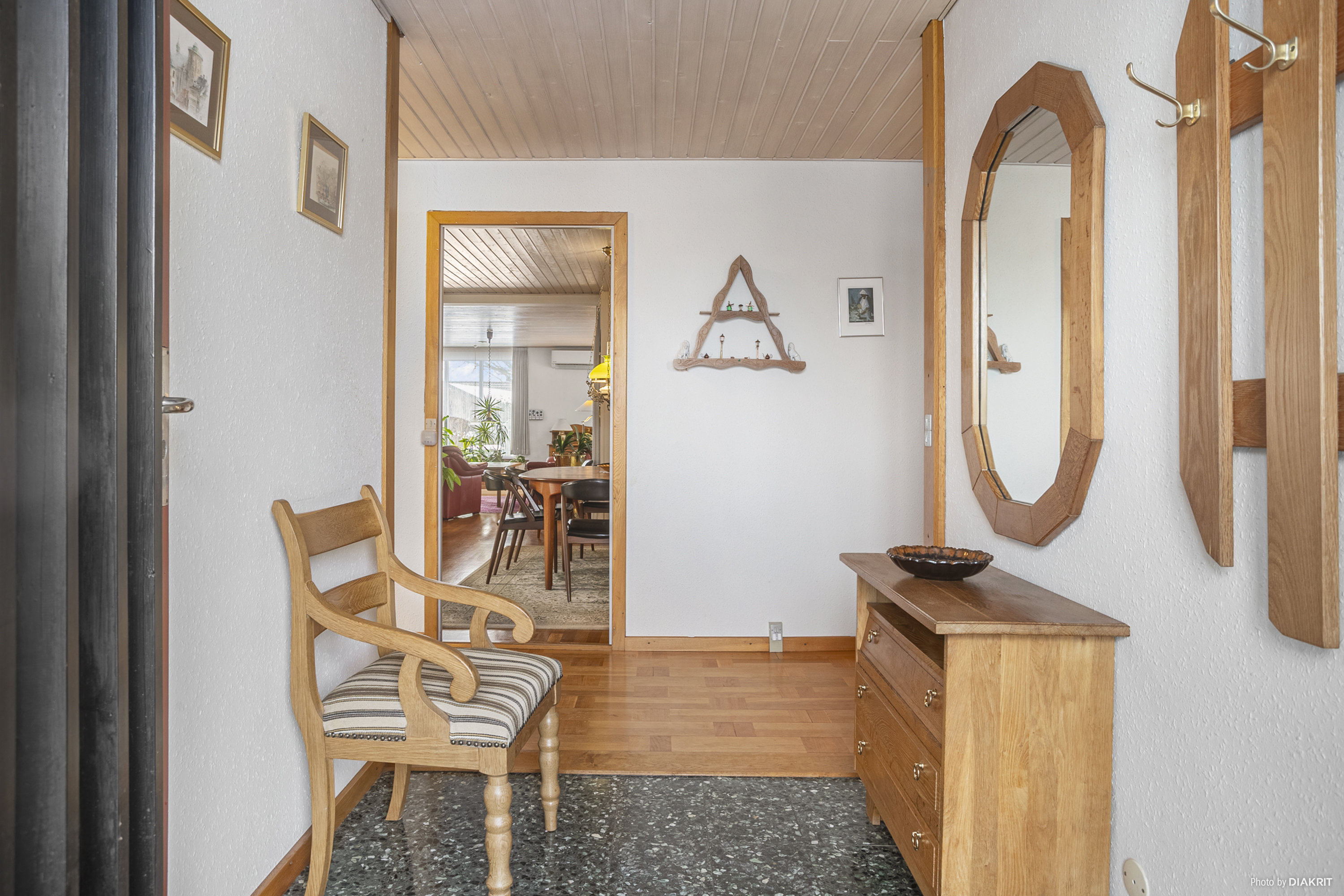 Fremhævet entré billede i fuldskærmstilstand. Billede af Snebærvej 11, Ølsemagle, 4600 Køge