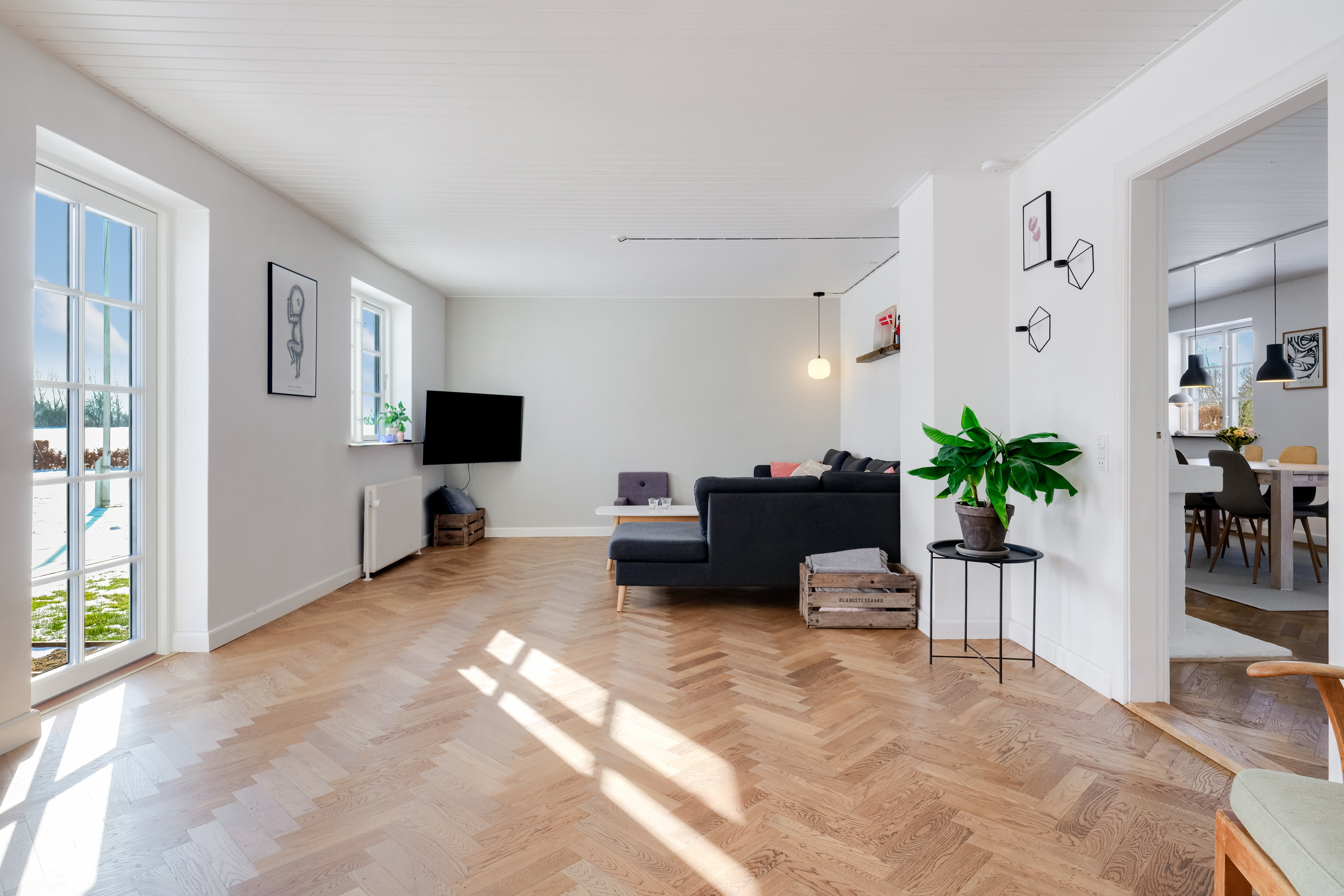 Fremhævet stue billede i fuldskærmstilstand. Billede af Byllerup 3, 5580 Nørre Aaby