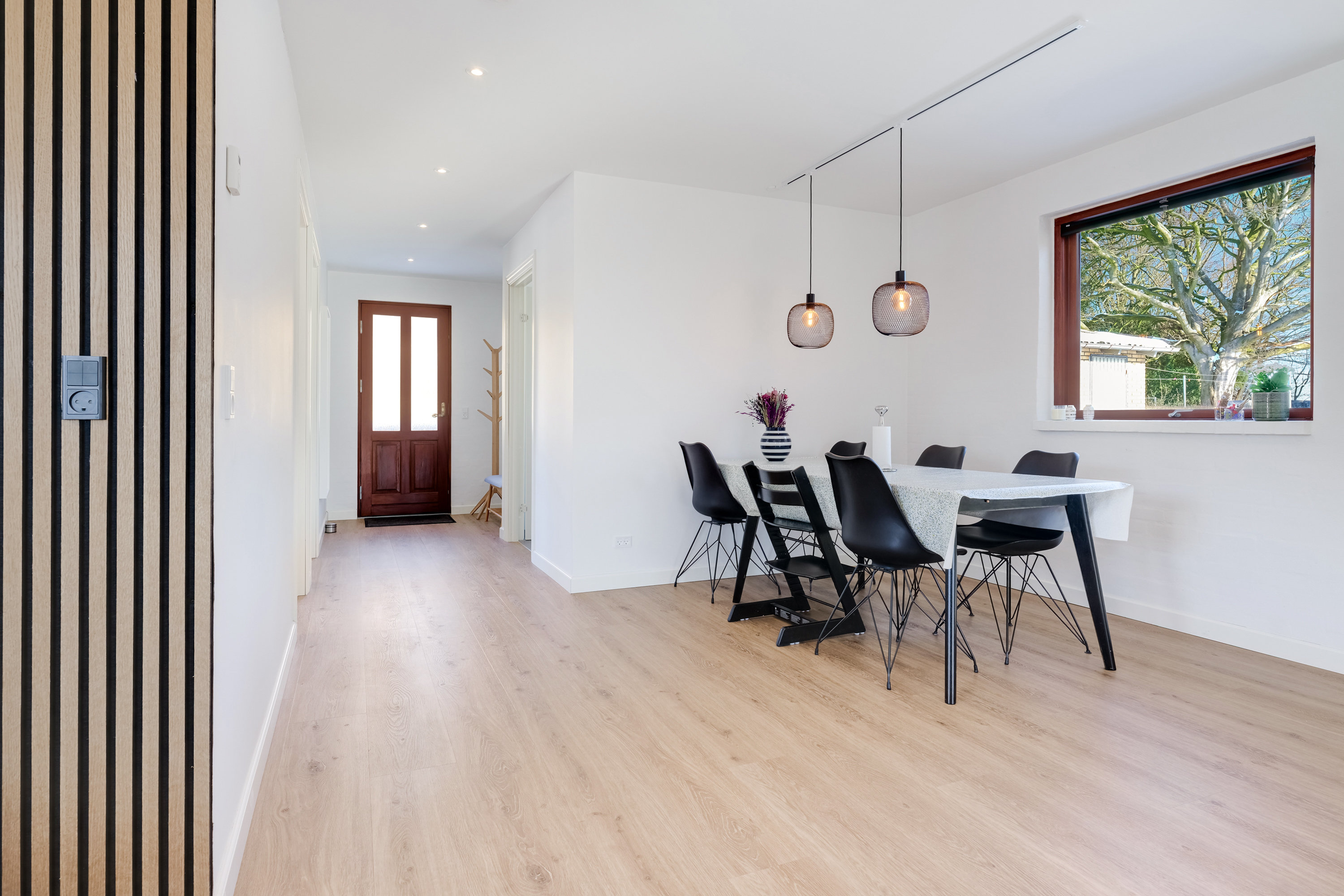 Fremhævet stue billede i fuldskærmstilstand. Billede af Skrillingevej 12, Skrillinge, 5500 Middelfart