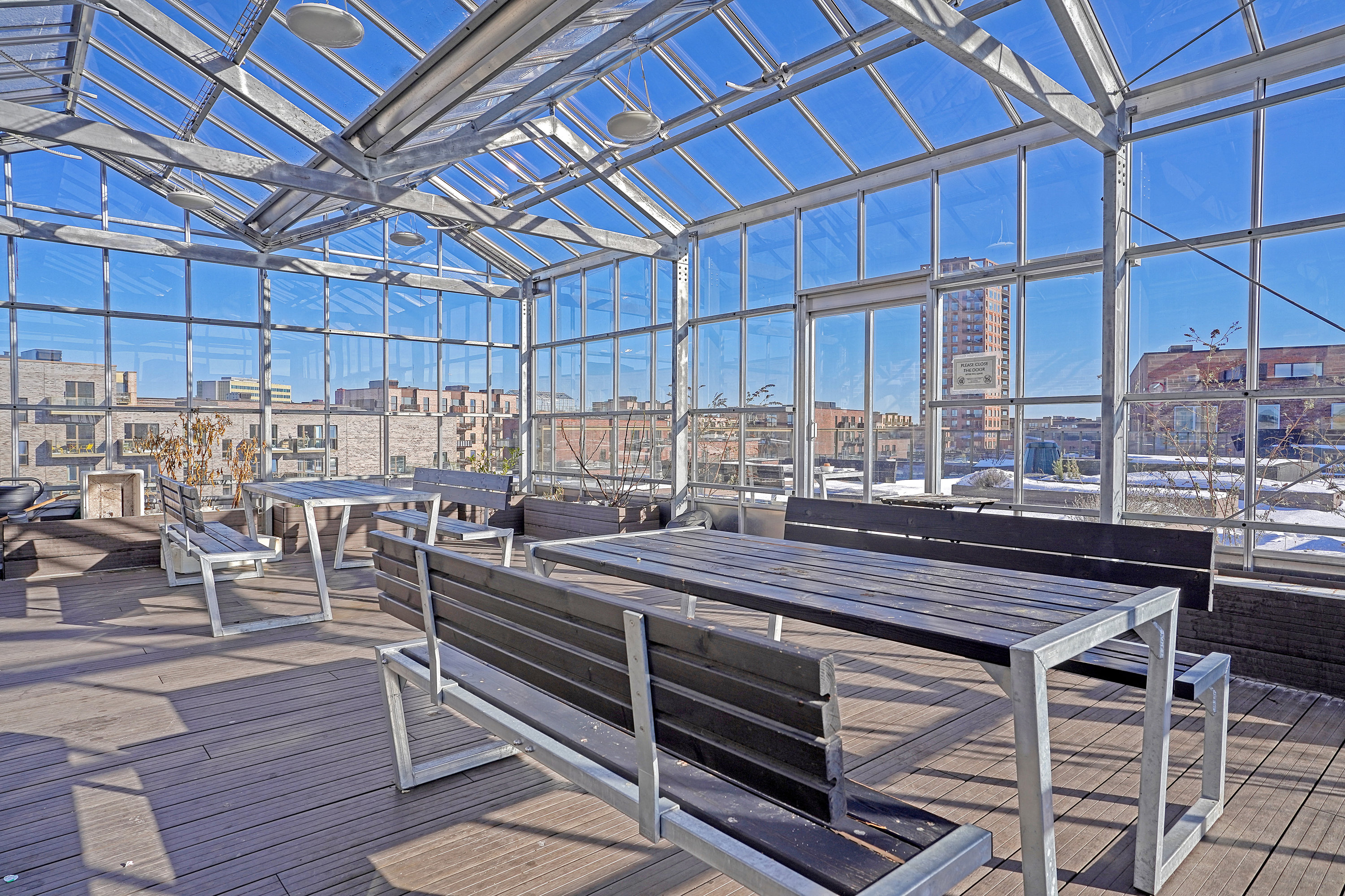 Fremhævet terrasse billede i fuldskærmstilstand. Billede af Ingrid Marievej 20, 1. tv., 2500 Valby