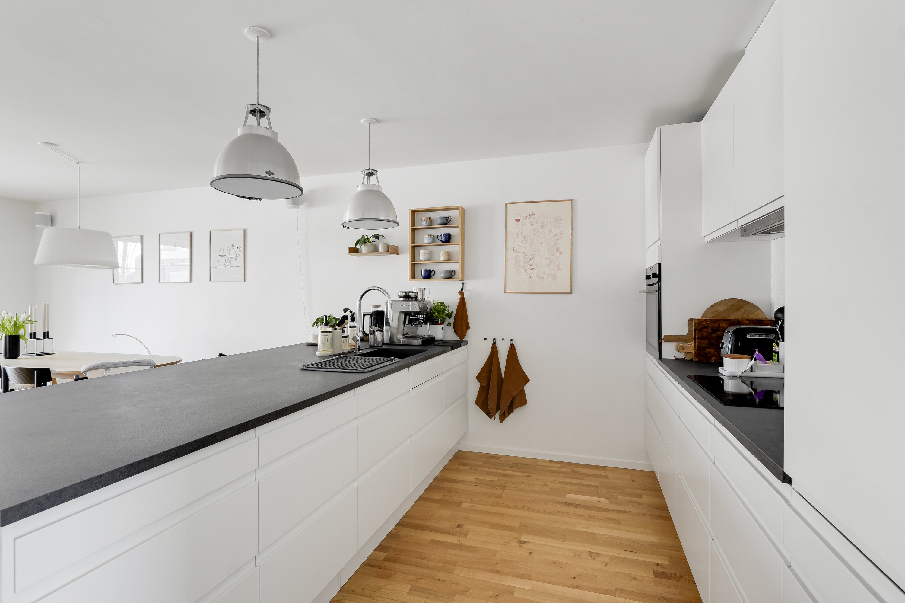 Fremhævet  billede i fuldskærmstilstand. Billede af Officershusene 9, Jonstrup, 3500 Værløse