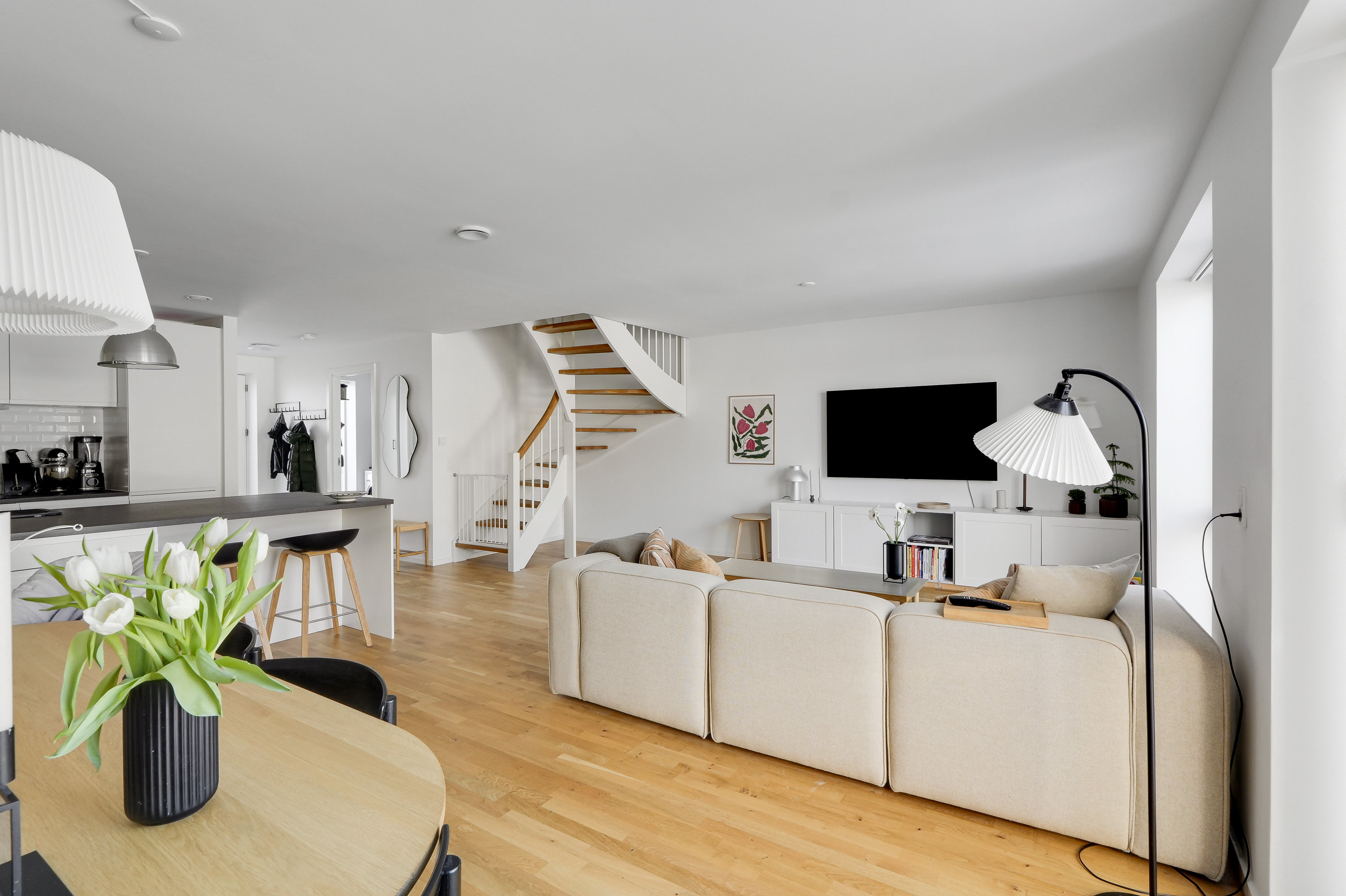 Fremhævet  billede i fuldskærmstilstand. Billede af Officershusene 9, Jonstrup, 3500 Værløse