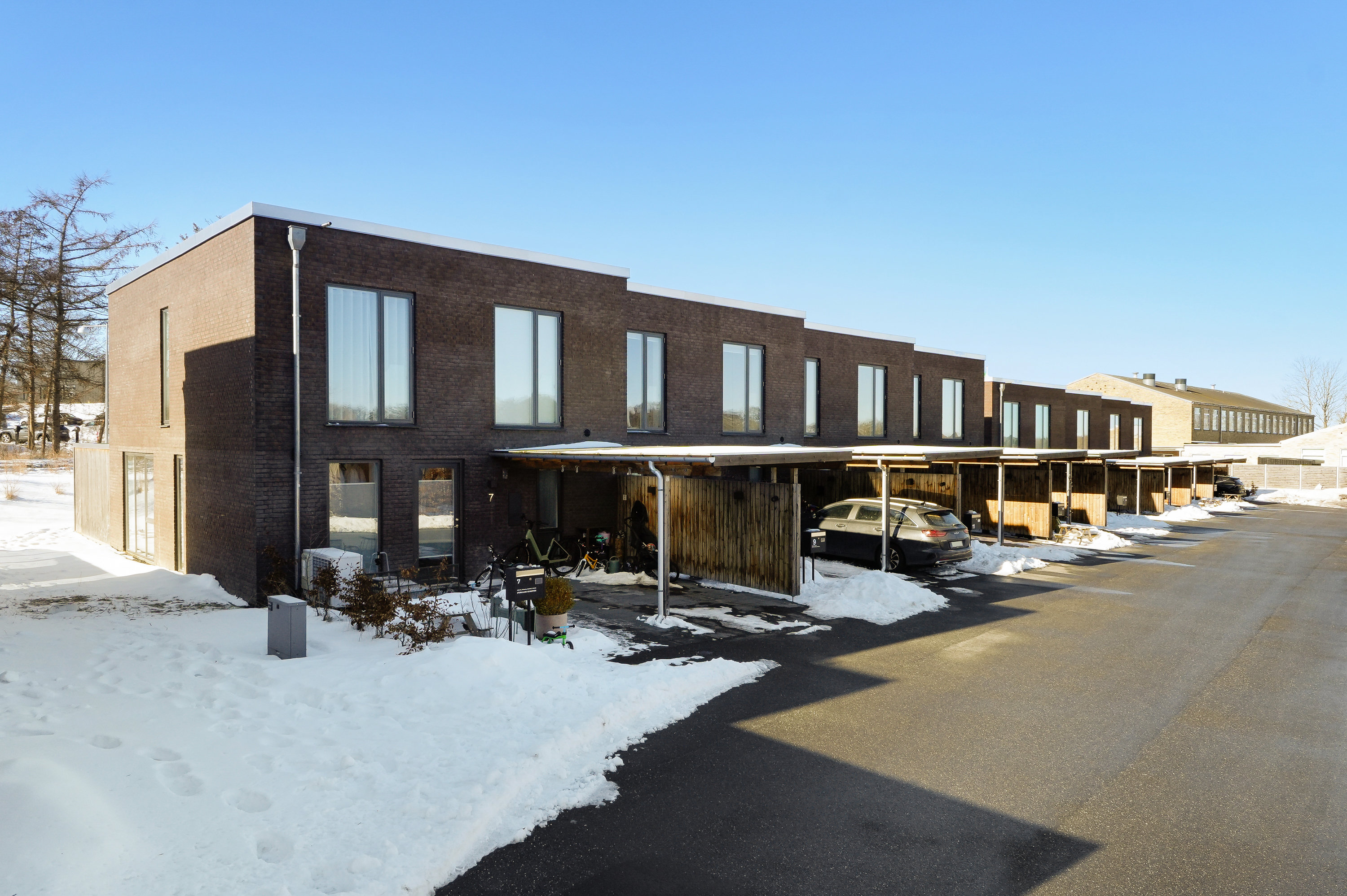 Fremhævet  billede i fuldskærmstilstand. Billede af Officershusene 9, Jonstrup, 3500 Værløse