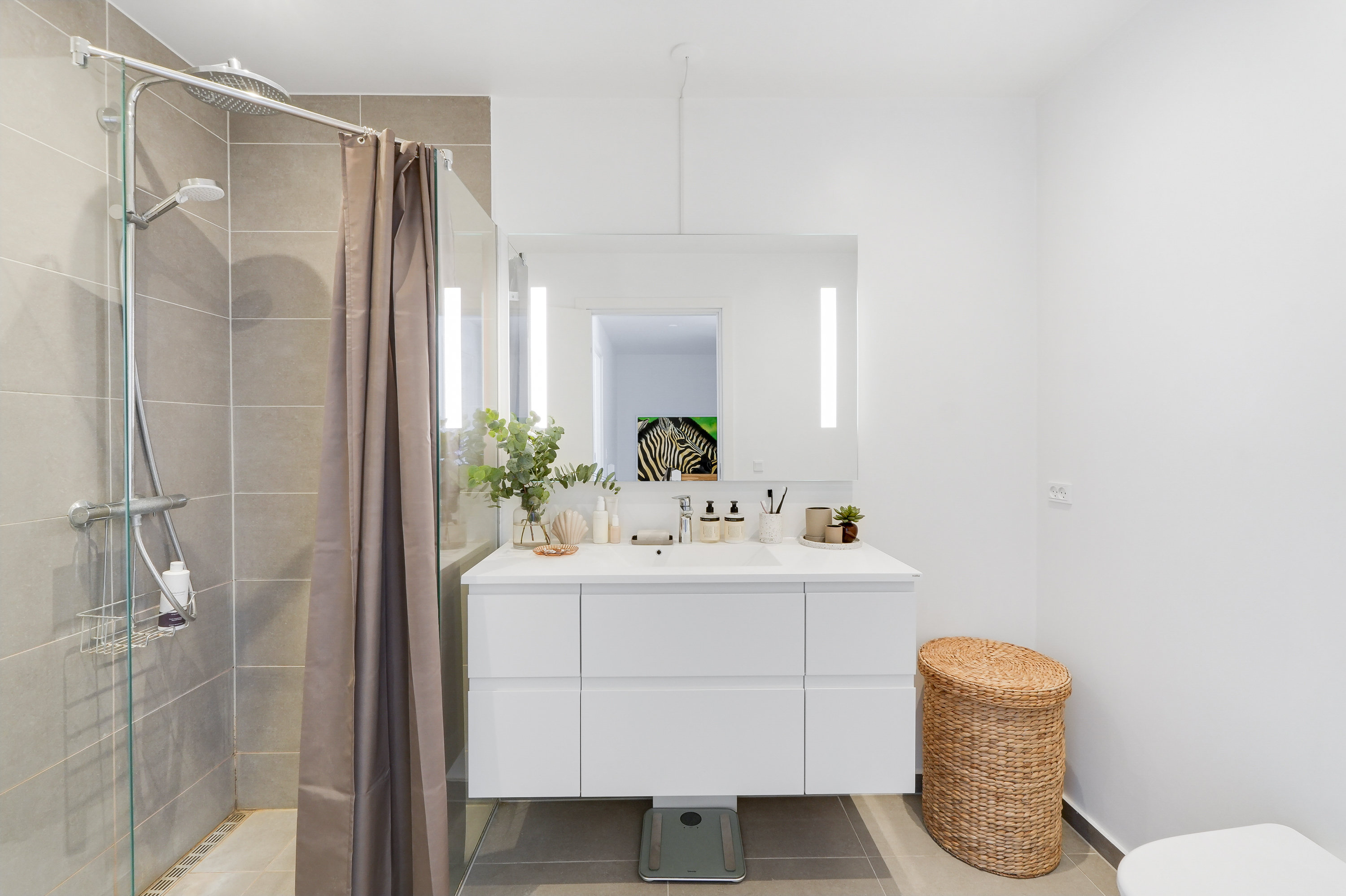 Fremhævet  billede i fuldskærmstilstand. Billede af Officershusene 9, Jonstrup, 3500 Værløse