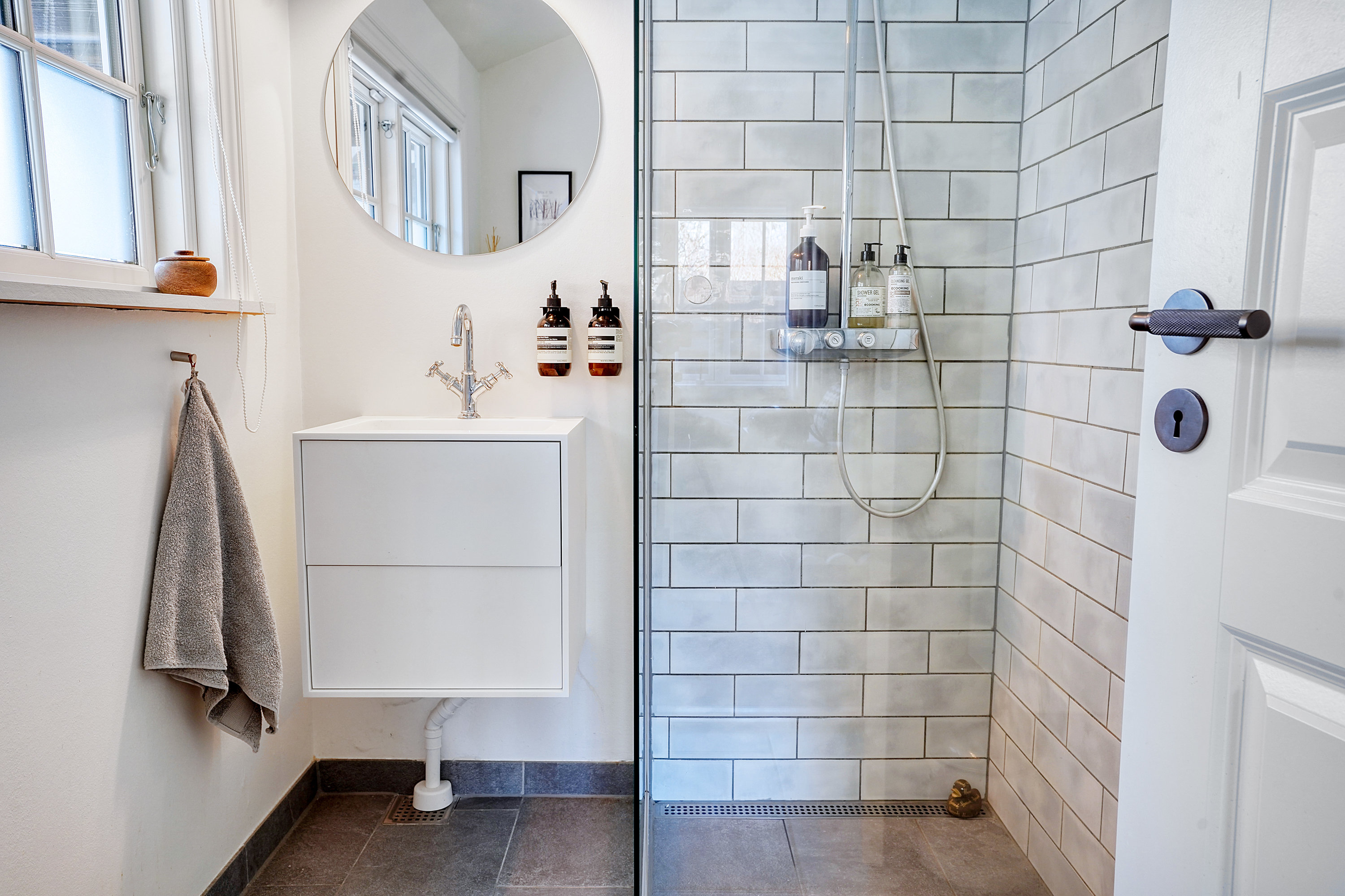 Fremhævet badeværelse billede i fuldskærmstilstand. Billede af Gl Hellebækvej 7A, 3000 Helsingør