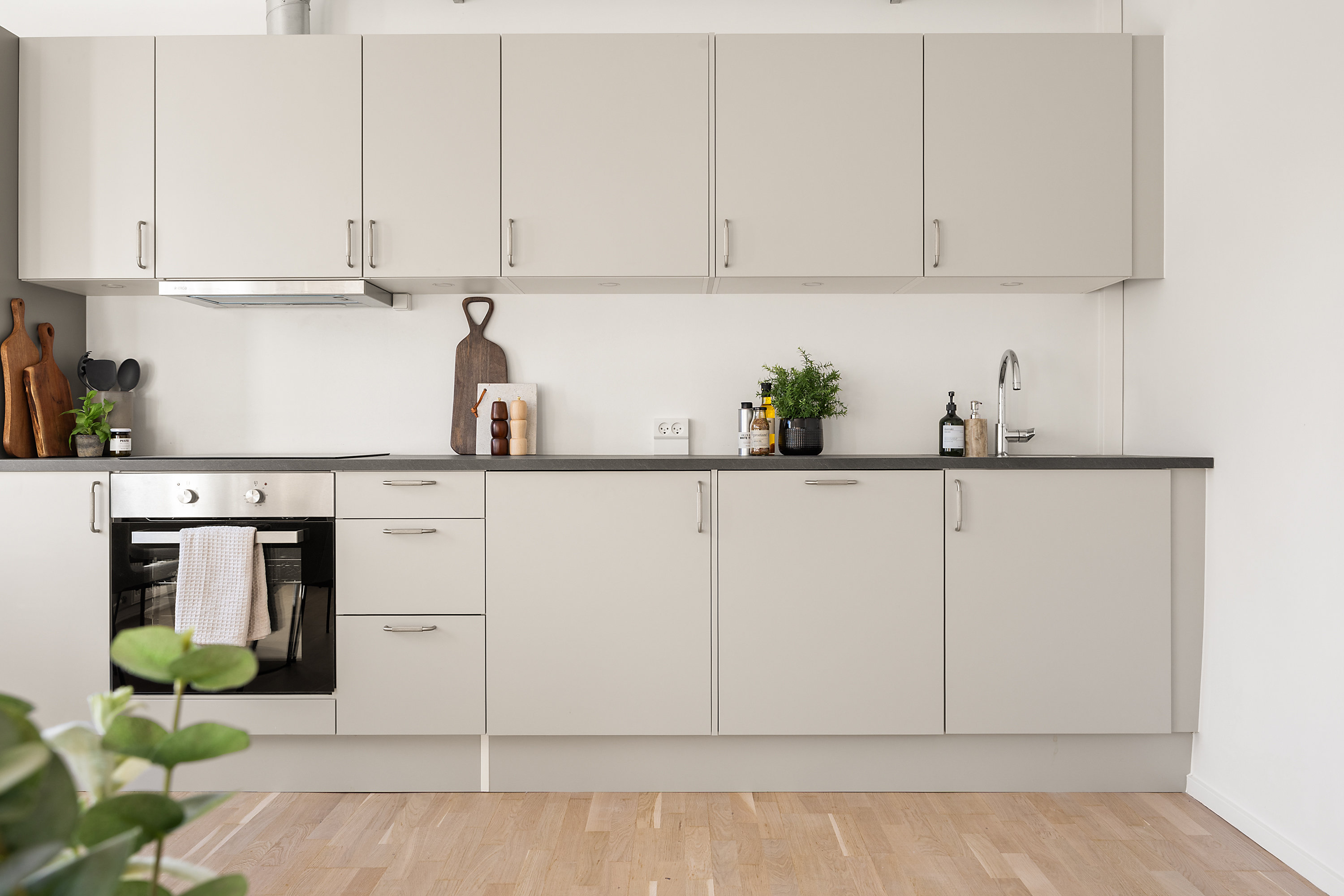 Fremhævet køkken billede i fuldskærmstilstand. Billede af Stubmøllevej 1, 1. 103., 2450 København SV