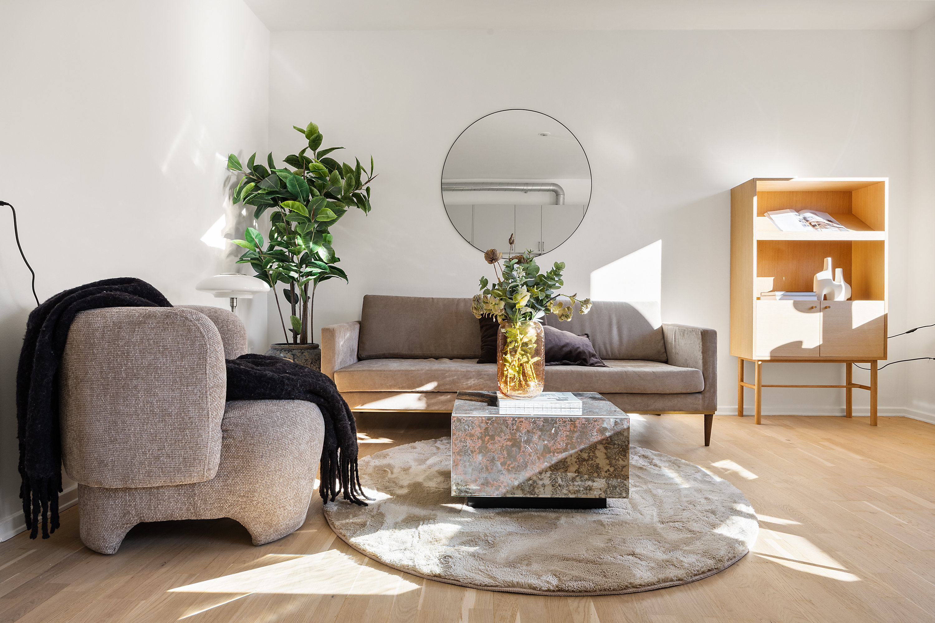 Fremhævet stue billede i fuldskærmstilstand. Billede af Stubmøllevej 1, 1. 103., 2450 København SV