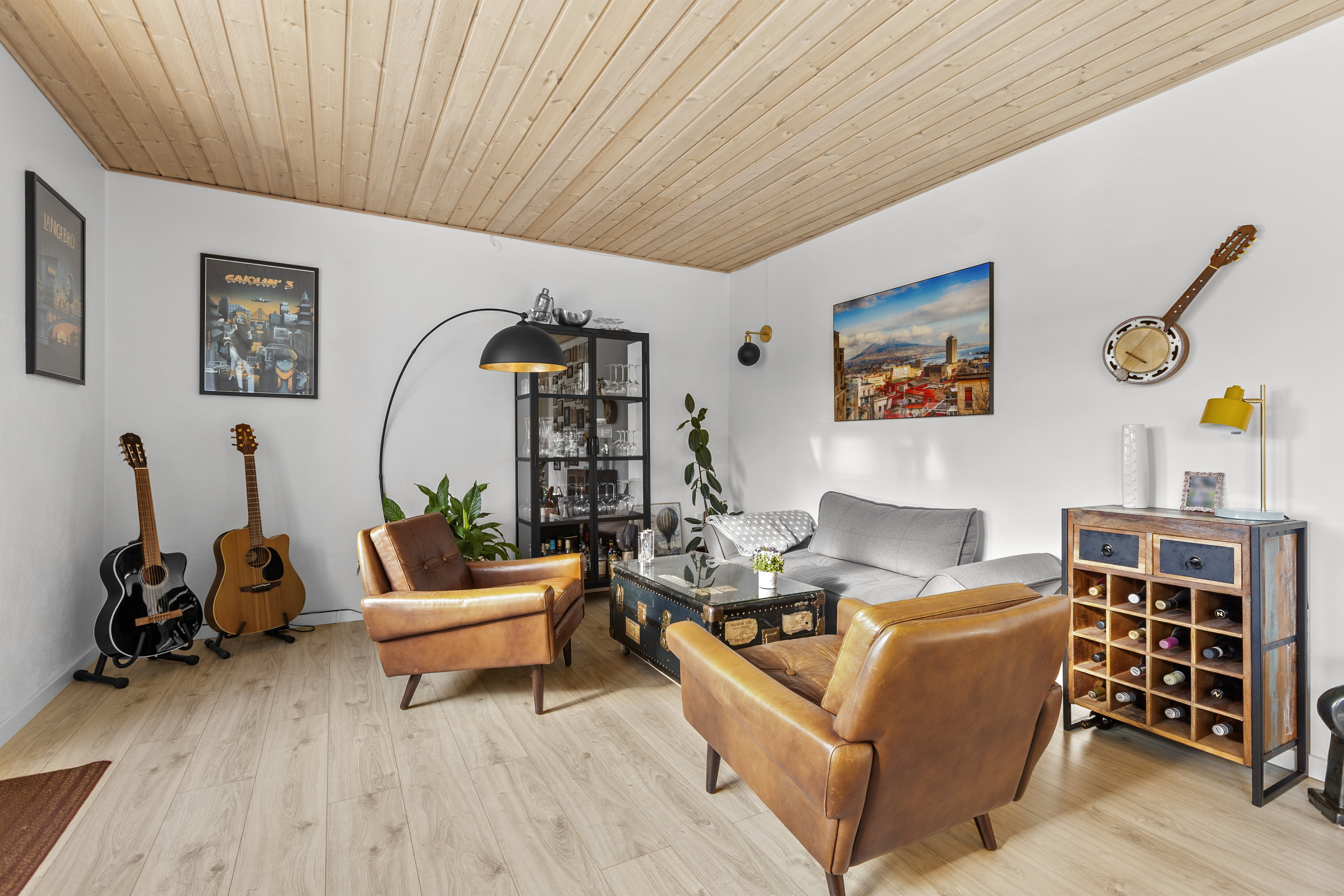 Fremhævet stue billede i fuldskærmstilstand. Billede af Tuevej 3, 3630 Jægerspris