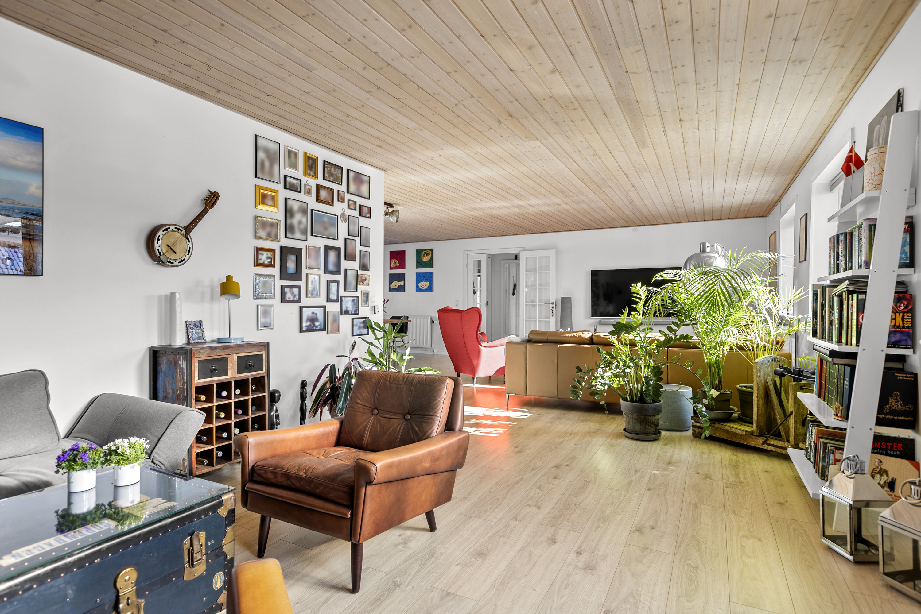 Fremhævet stue billede i fuldskærmstilstand. Billede af Tuevej 3, 3630 Jægerspris