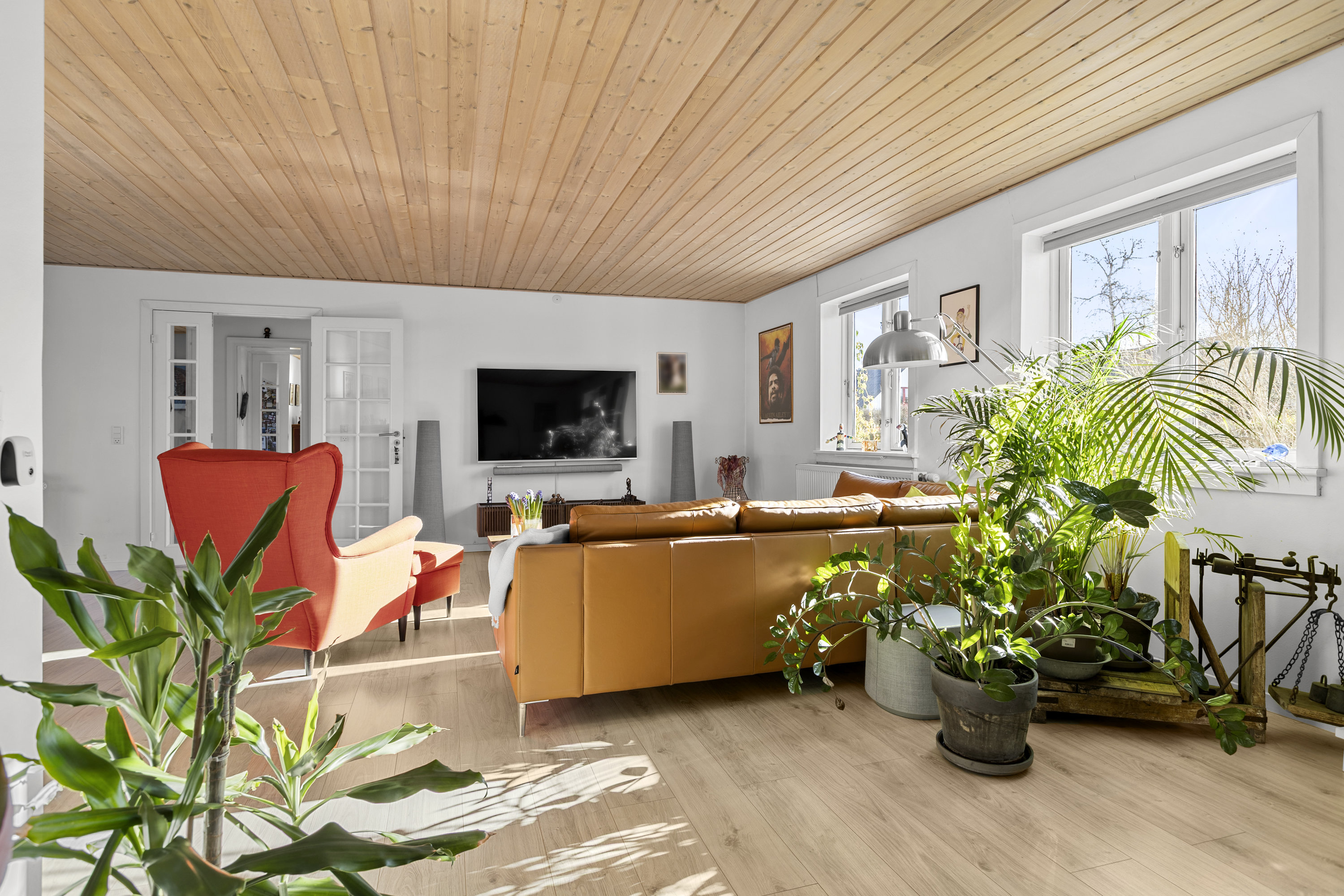 Fremhævet stue billede i fuldskærmstilstand. Billede af Tuevej 3, 3630 Jægerspris