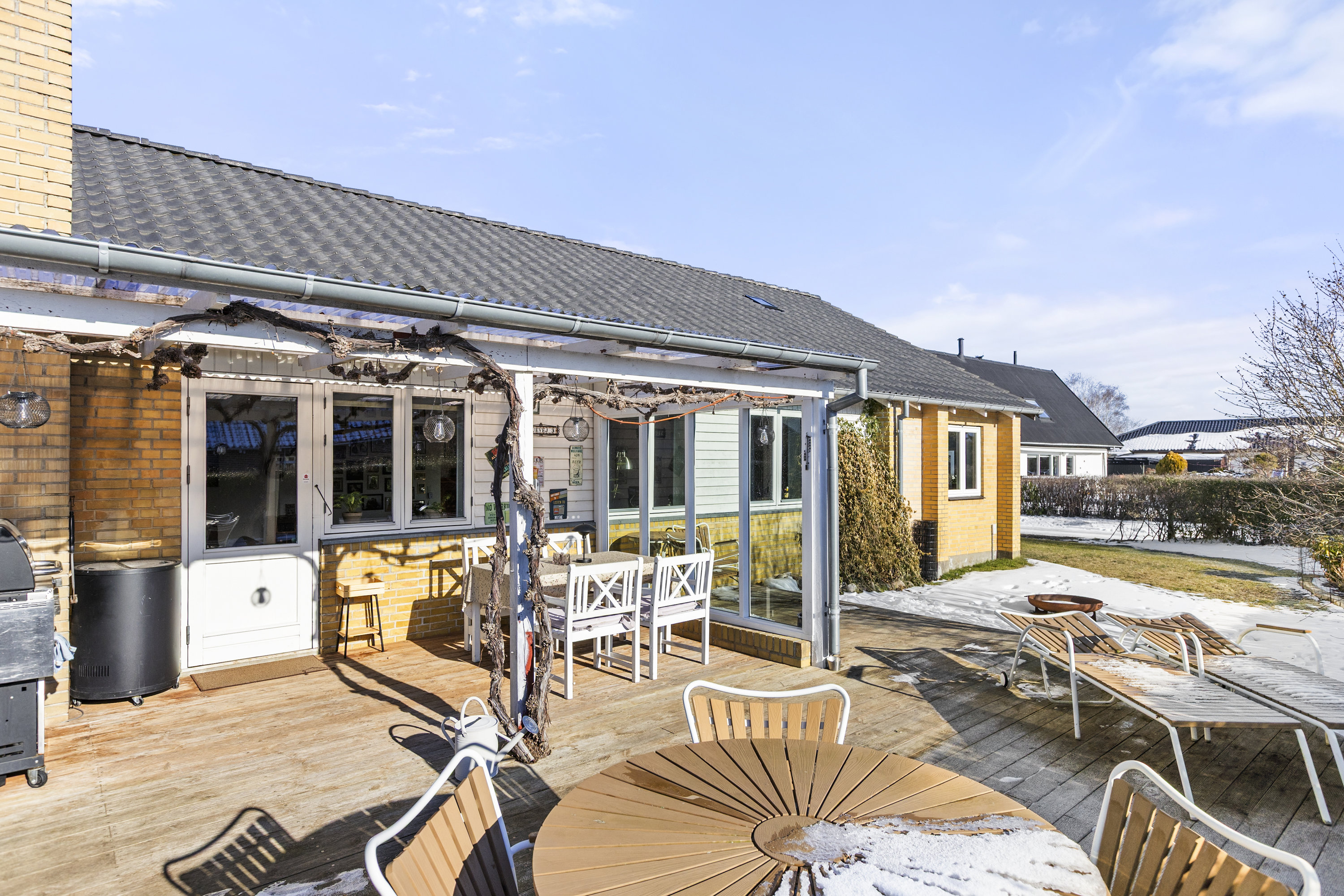 Fremhævet terrasse billede i fuldskærmstilstand. Billede af Tuevej 3, 3630 Jægerspris