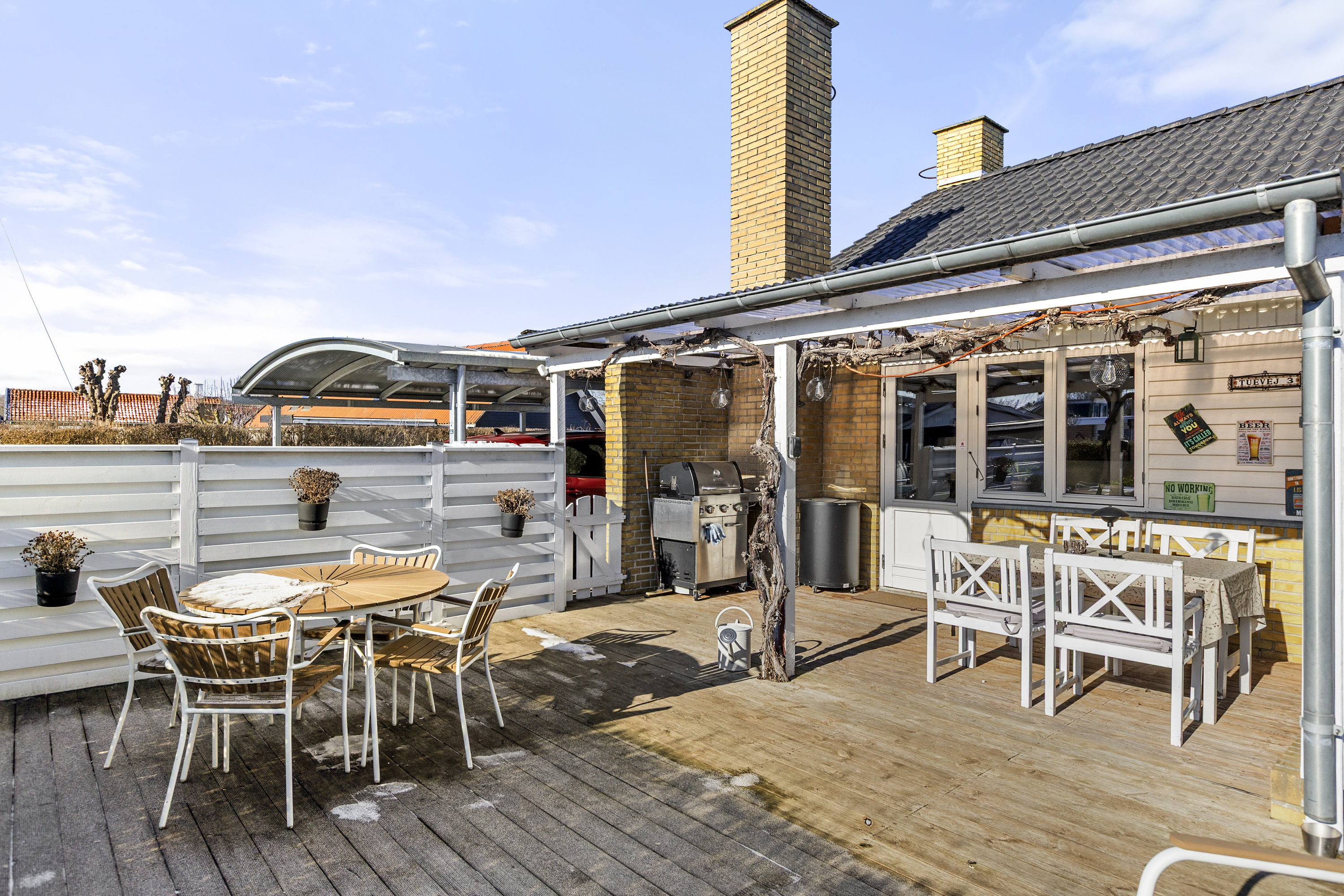 Fremhævet terrasse billede i fuldskærmstilstand. Billede af Tuevej 3, 3630 Jægerspris