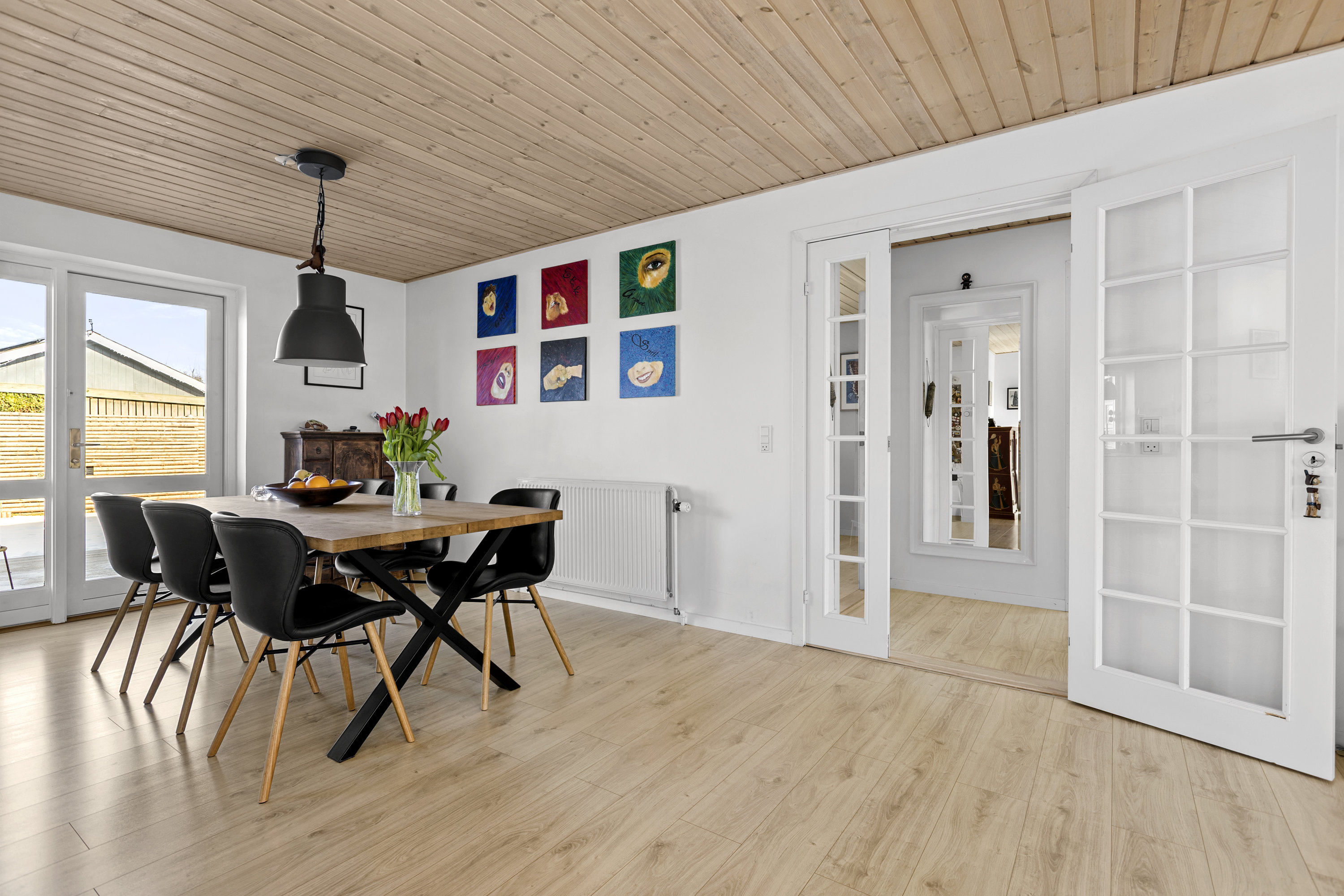 Fremhævet stue billede i fuldskærmstilstand. Billede af Tuevej 3, 3630 Jægerspris