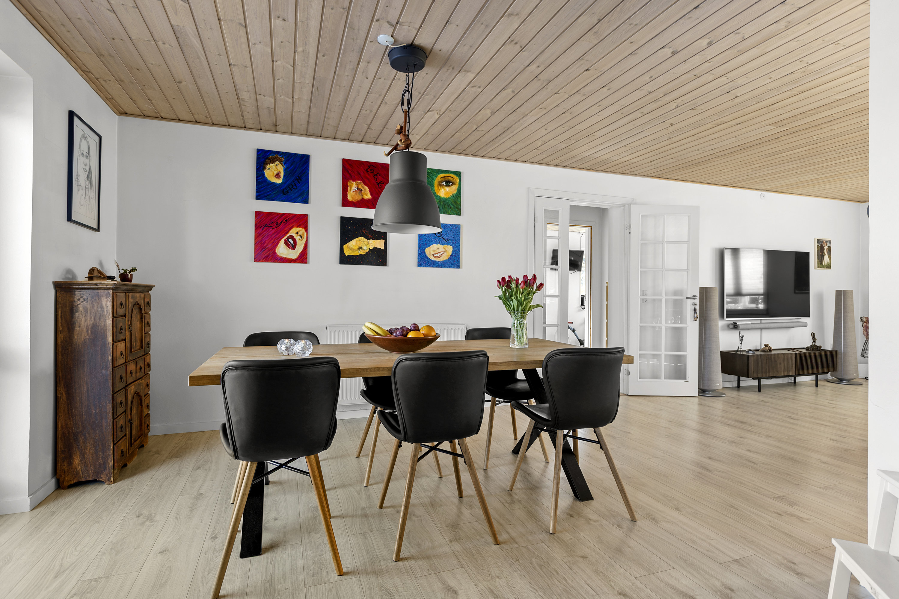 Fremhævet stue billede i fuldskærmstilstand. Billede af Tuevej 3, 3630 Jægerspris